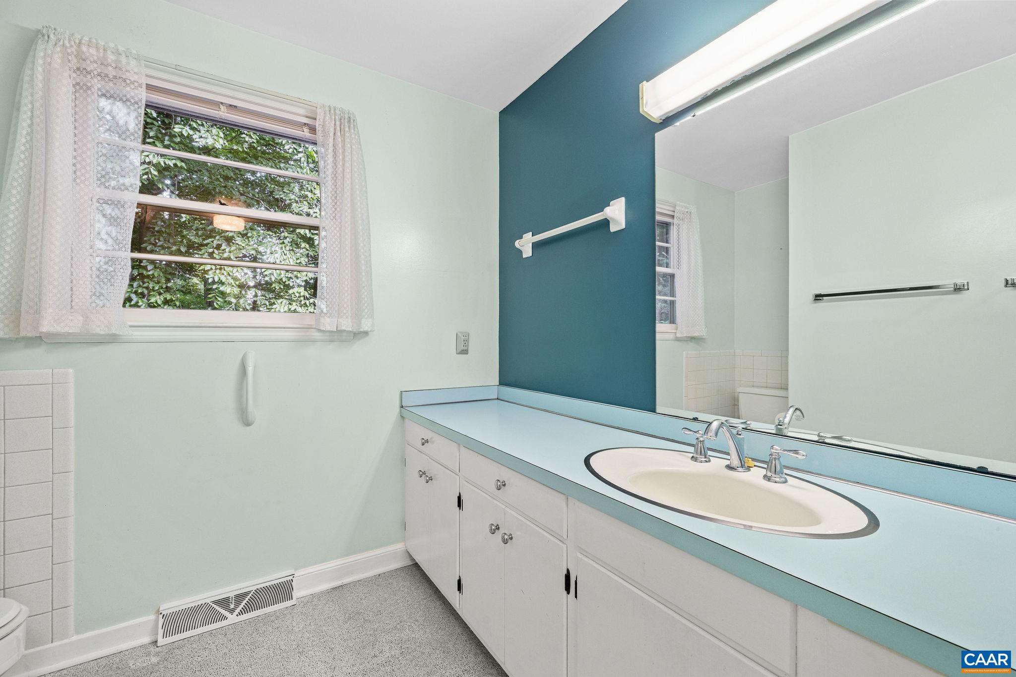 2514 HILLWOOD PL, CHARLOTTESVILLE, Virginia 22901, 4 Bedrooms Bedrooms, ,2 BathroomsBathrooms,Residential,2514 HILLWOOD PL,677542 MLS # 677542 2514 HILLWOOD PL, CHARLOTTESVILLE, Virginia 22901, 4 Bedrooms Bedrooms, ,2 BathroomsBathrooms,Residential,2514 HILLWOOD PL,677542 MLS # 677542