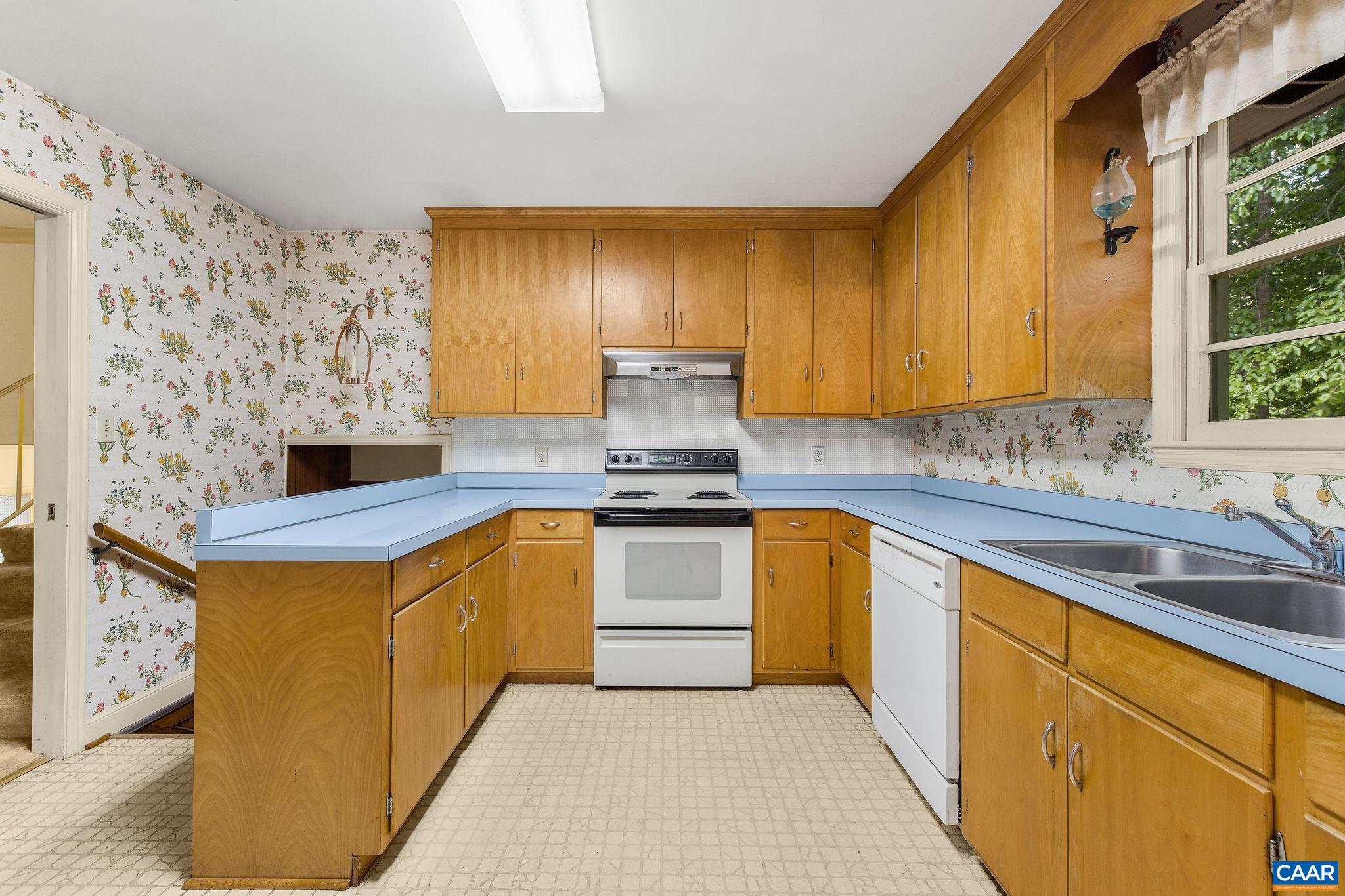 2514 HILLWOOD PL, CHARLOTTESVILLE, Virginia 22901, 4 Bedrooms Bedrooms, ,2 BathroomsBathrooms,Residential,2514 HILLWOOD PL,677542 MLS # 677542 2514 HILLWOOD PL, CHARLOTTESVILLE, Virginia 22901, 4 Bedrooms Bedrooms, ,2 BathroomsBathrooms,Residential,2514 HILLWOOD PL,677542 MLS # 677542