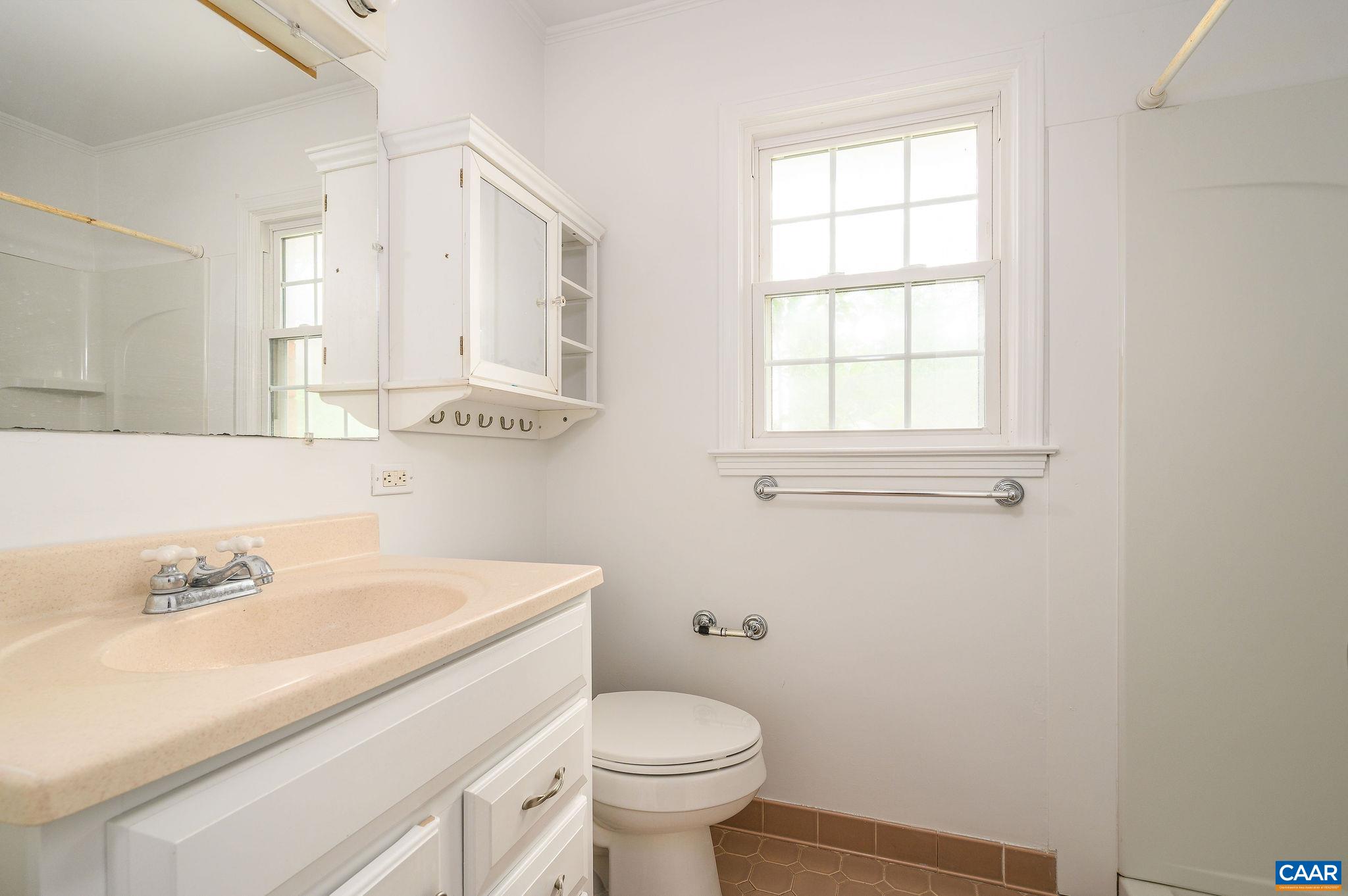 2806 BROOKMERE RD, CHARLOTTESVILLE, Virginia 22901, 3 Bedrooms Bedrooms, ,2 BathroomsBathrooms,Residential,Well maintained solid brick ranch on great lot- wa,2806 BROOKMERE RD,677601 MLS # 677601
