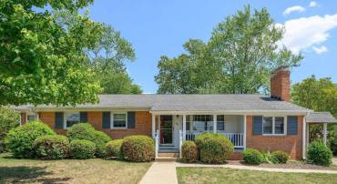 2806 BROOKMERE RD, CHARLOTTESVILLE, Virginia 22901, 3 Bedrooms Bedrooms, ,2 BathroomsBathrooms,Residential,Well maintained solid brick ranch on great lot,2806 BROOKMERE RD,677601 MLS # 677601