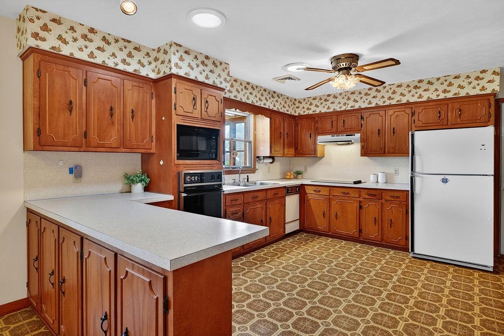 150 BATTLEFIELD RD, WAYNESBORO, Virginia 22980, 3 Bedrooms Bedrooms, ,2 BathroomsBathrooms,Residential,150 BATTLEFIELD RD,677622 MLS # 677622