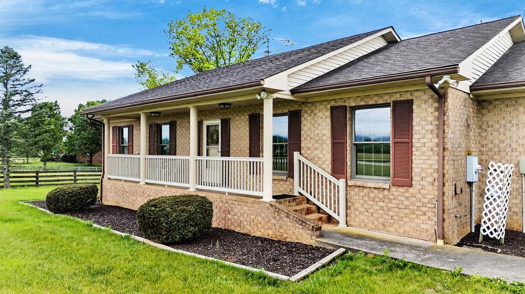 150 BATTLEFIELD RD, WAYNESBORO, Virginia 22980, 3 Bedrooms Bedrooms, ,2 BathroomsBathrooms,Residential,150 BATTLEFIELD RD,677622 MLS # 677622