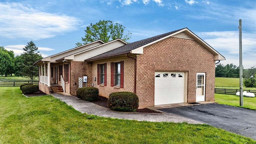 150 BATTLEFIELD RD, WAYNESBORO, Virginia 22980, 3 Bedrooms Bedrooms, ,2 BathroomsBathrooms,Residential,150 BATTLEFIELD RD,677622 MLS # 677622