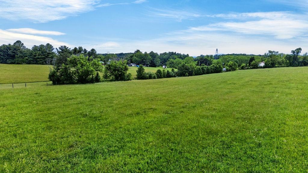 150 BATTLEFIELD RD, WAYNESBORO, Virginia 22980, 3 Bedrooms Bedrooms, ,2 BathroomsBathrooms,Residential,150 BATTLEFIELD RD,677622 MLS # 677622