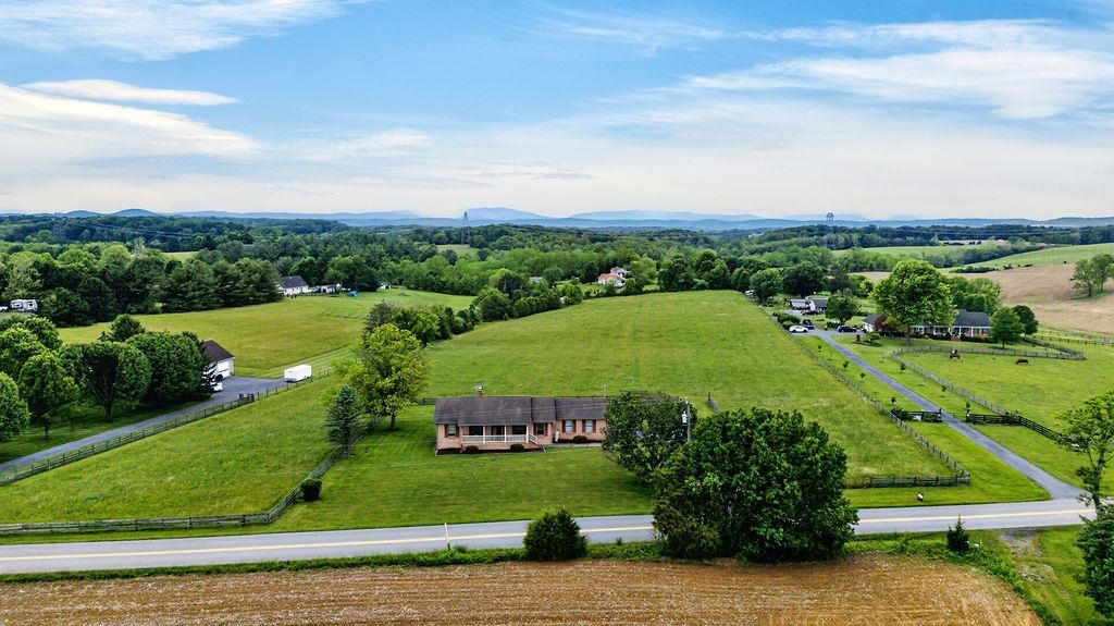 150 BATTLEFIELD RD, WAYNESBORO, Virginia 22980, 3 Bedrooms Bedrooms, ,2 BathroomsBathrooms,Residential,150 BATTLEFIELD RD,677622 MLS # 677622