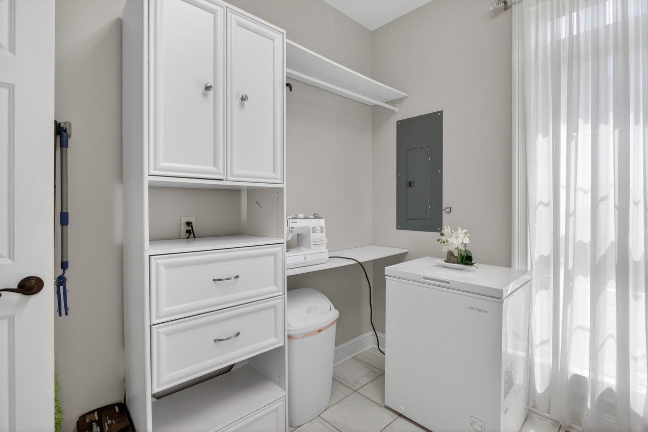 This storage and work area unit convey This storage and work area unit convey