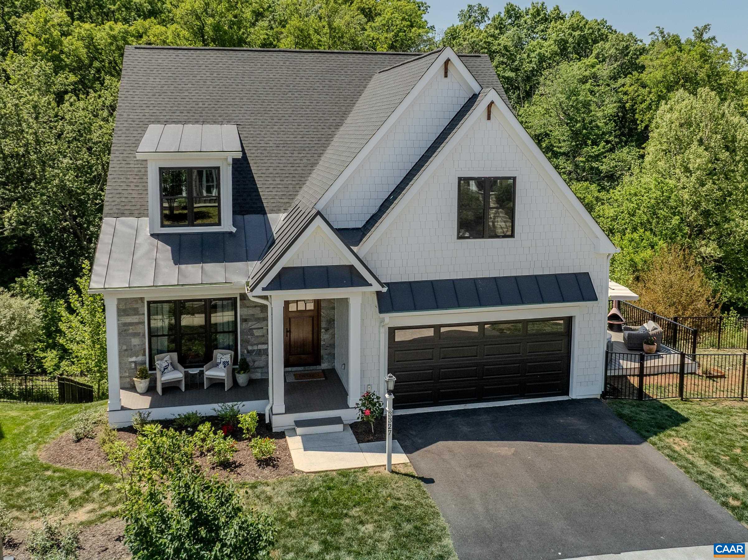 Stunning home shows like a model and backs to wooded common area for privacy! Stunning home shows like a model and backs to wooded common area for privacy!