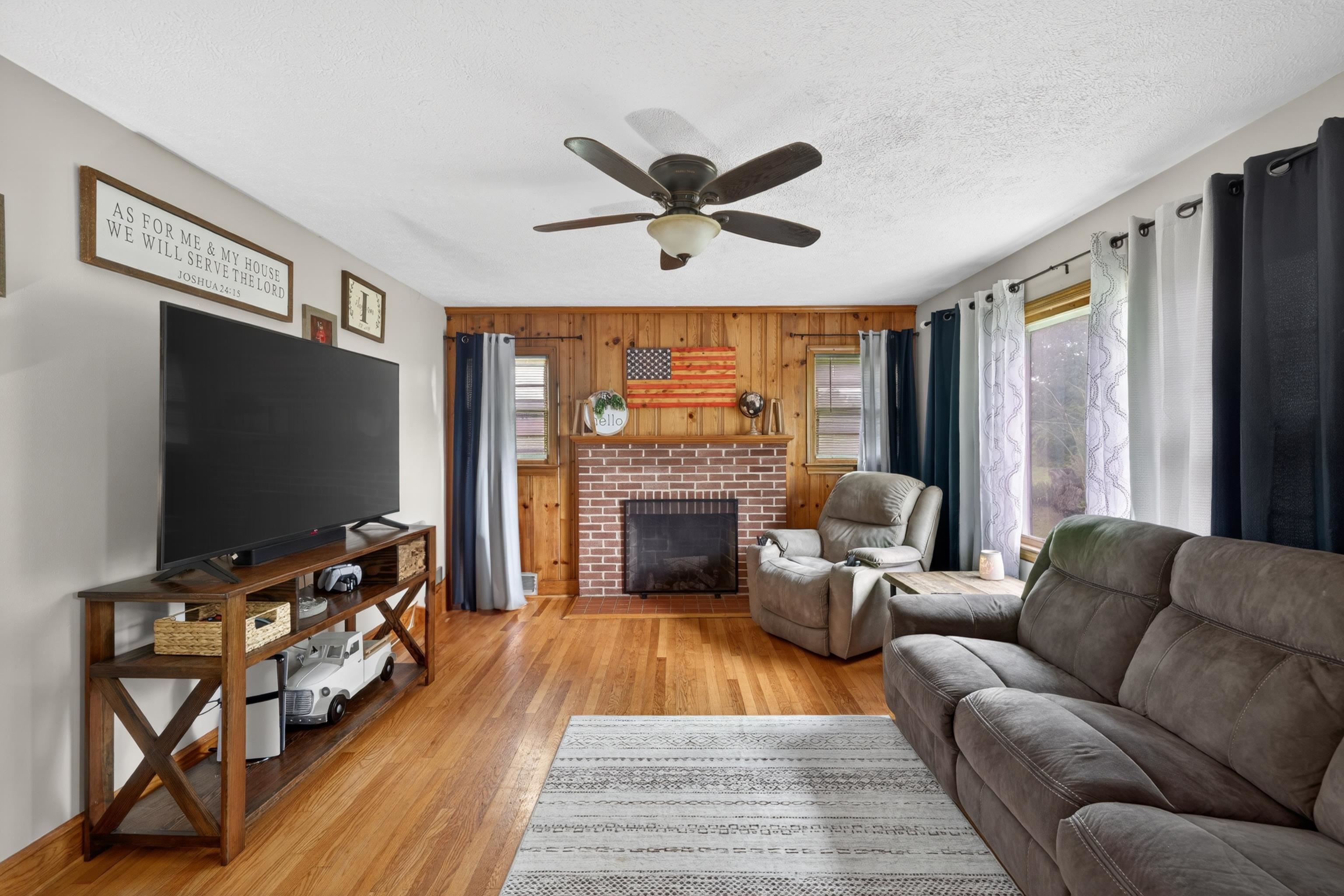 7827 N LEE HWY, RAPHINE, Virginia 24472, 3 Bedrooms Bedrooms, ,1 BathroomBathrooms,Residential,7827 N LEE HWY,677644 MLS # 677644 7827 N LEE HWY, RAPHINE, Virginia 24472, 3 Bedrooms Bedrooms, ,1 BathroomBathrooms,Residential,7827 N LEE HWY,677644 MLS # 677644