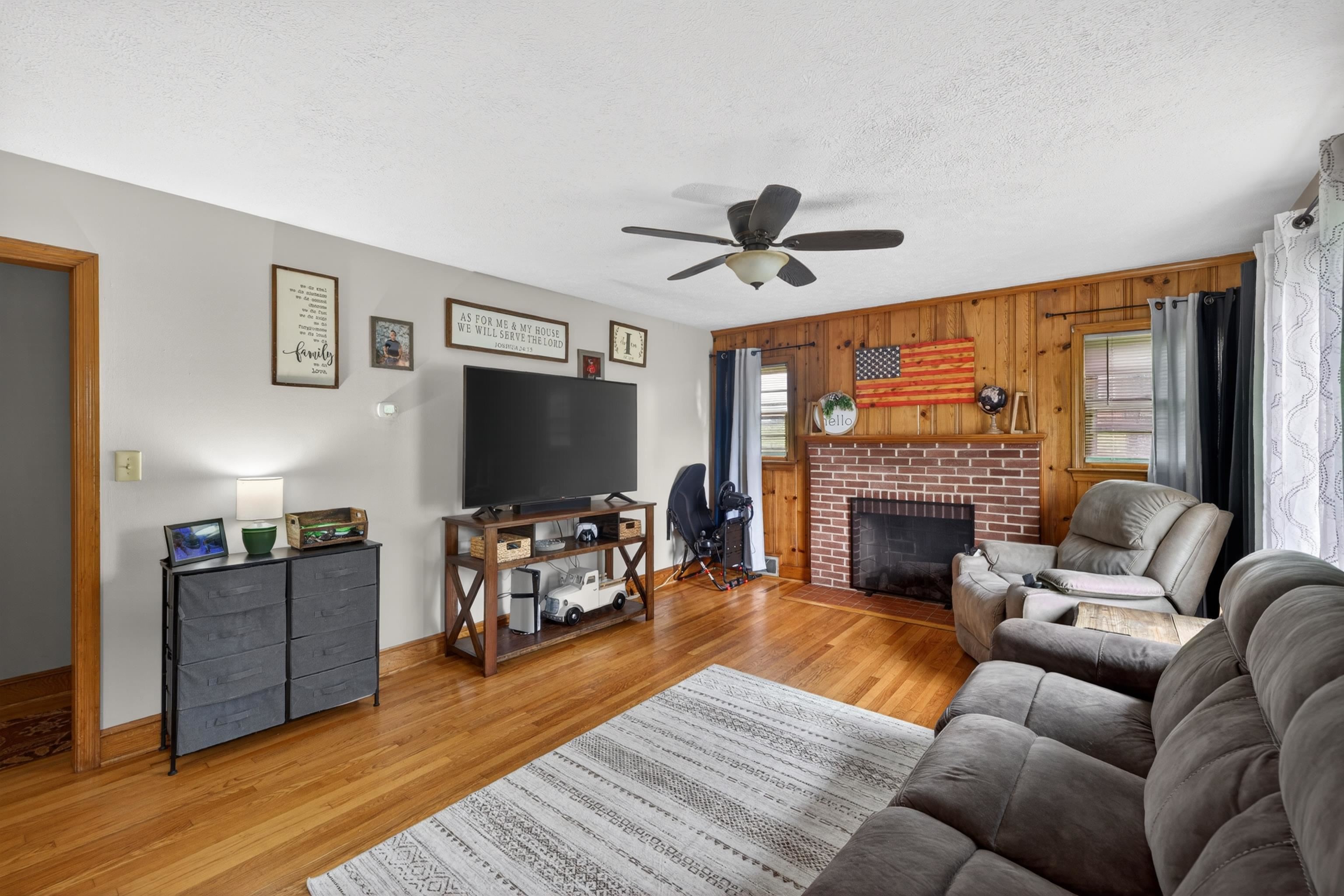 7827 N LEE HWY, RAPHINE, Virginia 24472, 3 Bedrooms Bedrooms, ,1 BathroomBathrooms,Residential,7827 N LEE HWY,677644 MLS # 677644 7827 N LEE HWY, RAPHINE, Virginia 24472, 3 Bedrooms Bedrooms, ,1 BathroomBathrooms,Residential,7827 N LEE HWY,677644 MLS # 677644