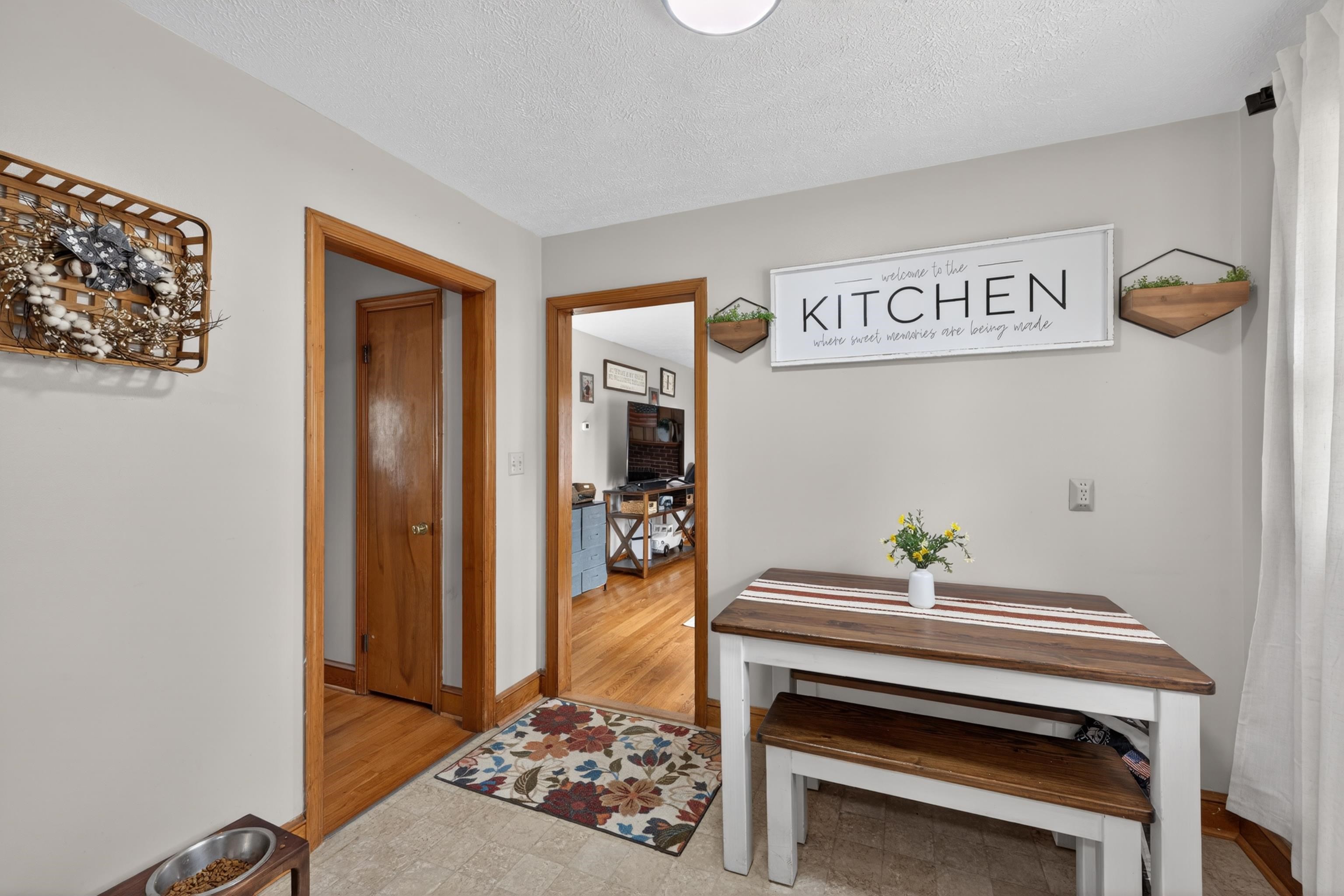 7827 N LEE HWY, RAPHINE, Virginia 24472, 3 Bedrooms Bedrooms, ,1 BathroomBathrooms,Residential,7827 N LEE HWY,677644 MLS # 677644 7827 N LEE HWY, RAPHINE, Virginia 24472, 3 Bedrooms Bedrooms, ,1 BathroomBathrooms,Residential,7827 N LEE HWY,677644 MLS # 677644