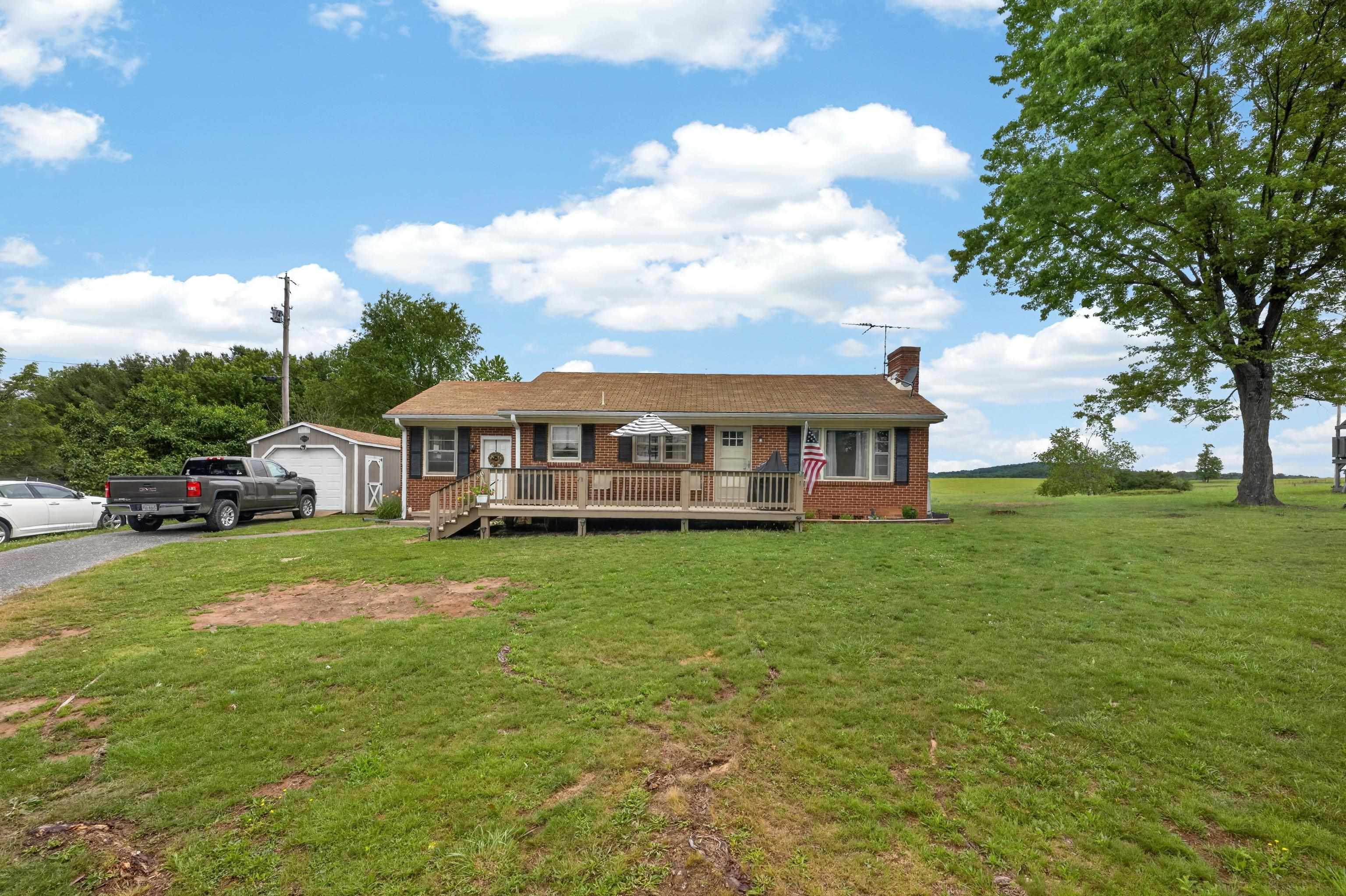 7827 N LEE HWY, RAPHINE, Virginia 24472, 3 Bedrooms Bedrooms, ,1 BathroomBathrooms,Residential,7827 N LEE HWY,677644 MLS # 677644 7827 N LEE HWY, RAPHINE, Virginia 24472, 3 Bedrooms Bedrooms, ,1 BathroomBathrooms,Residential,7827 N LEE HWY,677644 MLS # 677644