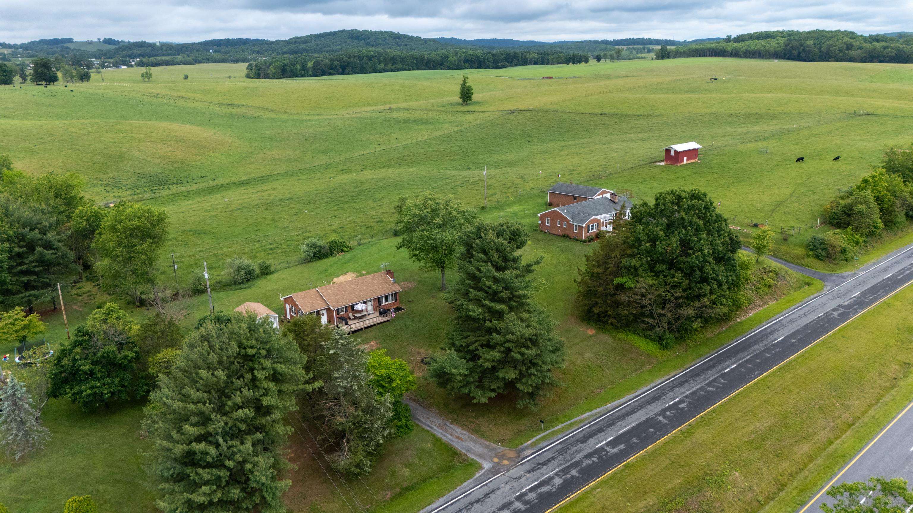 7827 N LEE HWY, RAPHINE, Virginia 24472, 3 Bedrooms Bedrooms, ,1 BathroomBathrooms,Residential,7827 N LEE HWY,677644 MLS # 677644 7827 N LEE HWY, RAPHINE, Virginia 24472, 3 Bedrooms Bedrooms, ,1 BathroomBathrooms,Residential,7827 N LEE HWY,677644 MLS # 677644