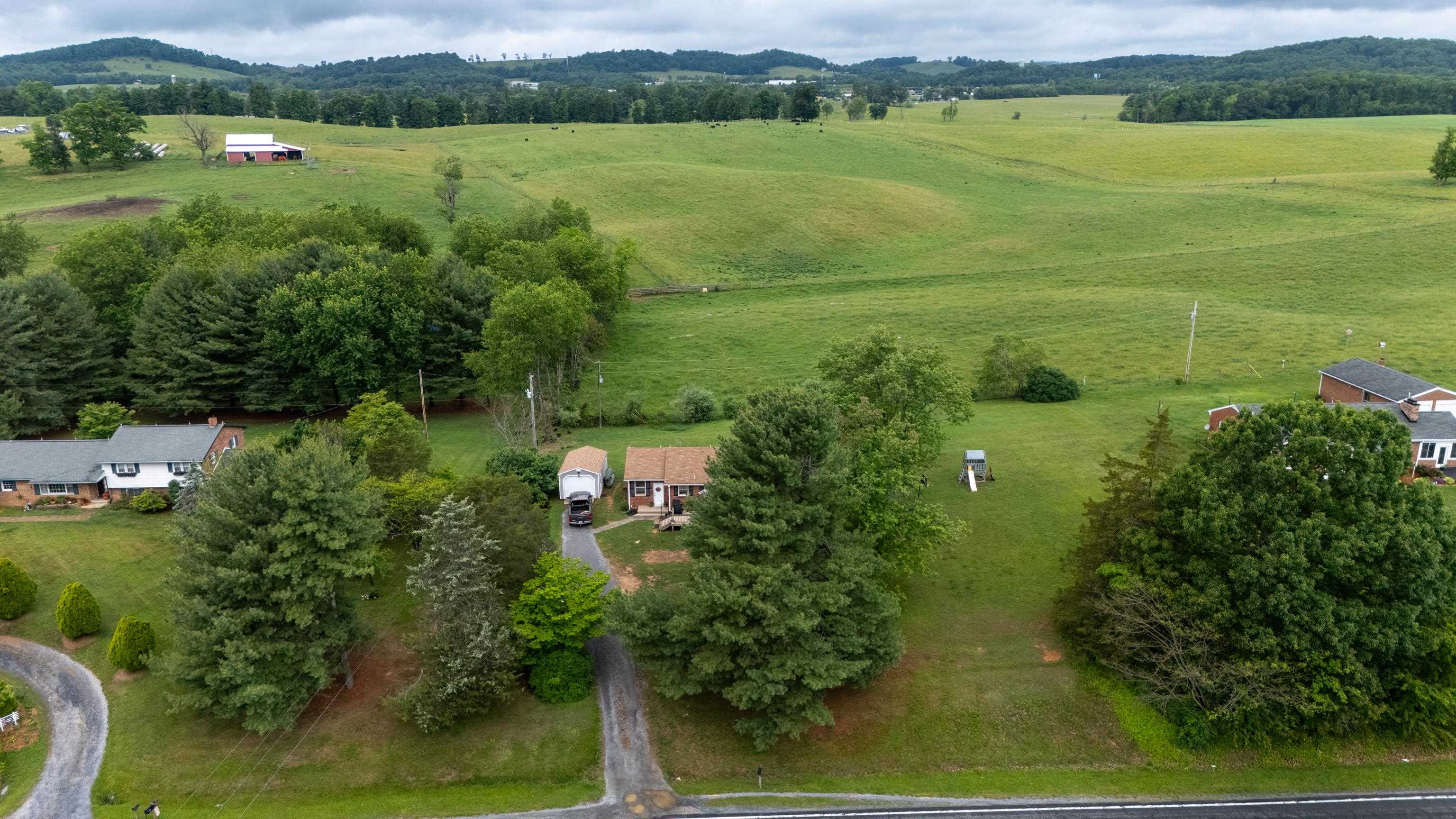 7827 N LEE HWY, RAPHINE, Virginia 24472, 3 Bedrooms Bedrooms, ,1 BathroomBathrooms,Residential,7827 N LEE HWY,677644 MLS # 677644 7827 N LEE HWY, RAPHINE, Virginia 24472, 3 Bedrooms Bedrooms, ,1 BathroomBathrooms,Residential,7827 N LEE HWY,677644 MLS # 677644