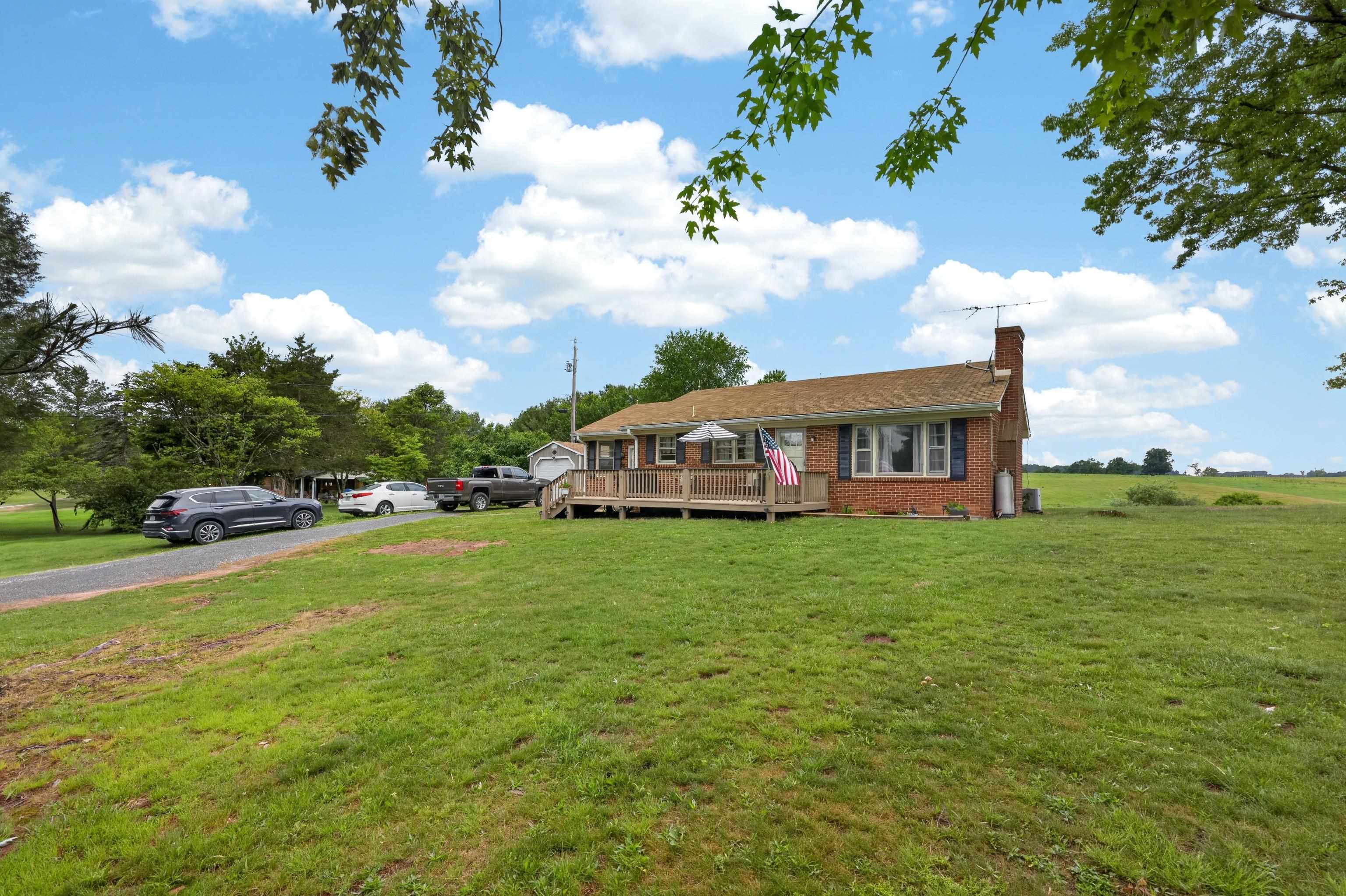 7827 N LEE HWY, RAPHINE, Virginia 24472, 3 Bedrooms Bedrooms, ,1 BathroomBathrooms,Residential,7827 N LEE HWY,677644 MLS # 677644 7827 N LEE HWY, RAPHINE, Virginia 24472, 3 Bedrooms Bedrooms, ,1 BathroomBathrooms,Residential,7827 N LEE HWY,677644 MLS # 677644