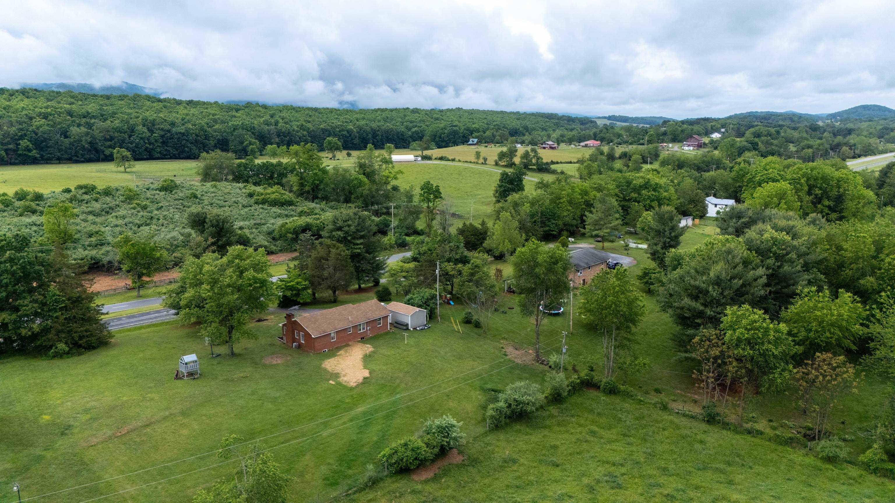 7827 N LEE HWY, RAPHINE, Virginia 24472, 3 Bedrooms Bedrooms, ,1 BathroomBathrooms,Residential,7827 N LEE HWY,677644 MLS # 677644 7827 N LEE HWY, RAPHINE, Virginia 24472, 3 Bedrooms Bedrooms, ,1 BathroomBathrooms,Residential,7827 N LEE HWY,677644 MLS # 677644