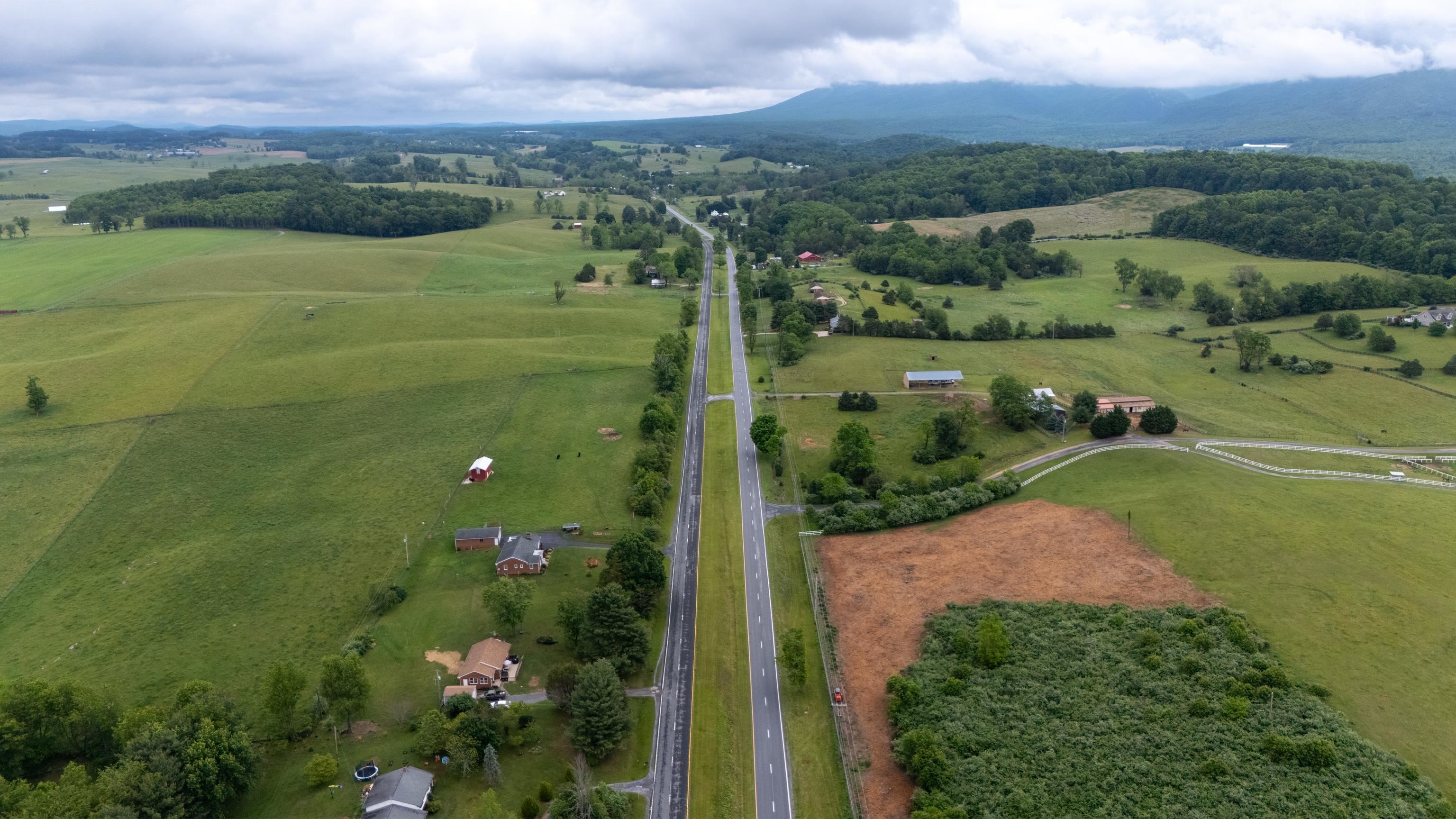 7827 N LEE HWY, RAPHINE, Virginia 24472, 3 Bedrooms Bedrooms, ,1 BathroomBathrooms,Residential,7827 N LEE HWY,677644 MLS # 677644 7827 N LEE HWY, RAPHINE, Virginia 24472, 3 Bedrooms Bedrooms, ,1 BathroomBathrooms,Residential,7827 N LEE HWY,677644 MLS # 677644