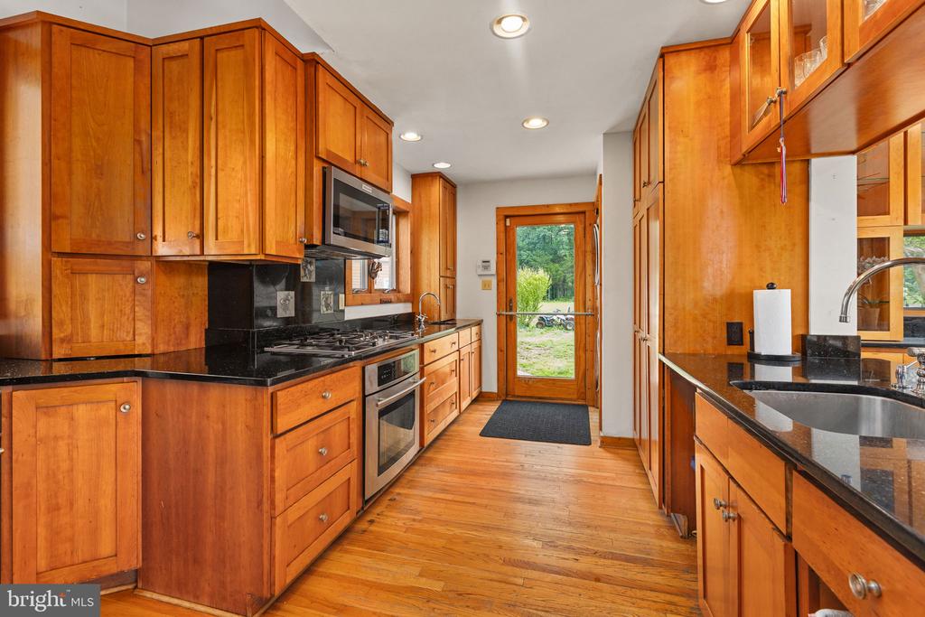 6119 BEACH RD, MIDLAND, Virginia 22728, 3 Bedrooms Bedrooms, ,2 BathroomsBathrooms,Residential,6119 BEACH RD,VAFQ2021888 MLS # VAFQ2021888 6119 BEACH RD, MIDLAND, Virginia 22728, 3 Bedrooms Bedrooms, ,2 BathroomsBathrooms,Residential,6119 BEACH RD,VAFQ2021888 MLS # VAFQ2021888