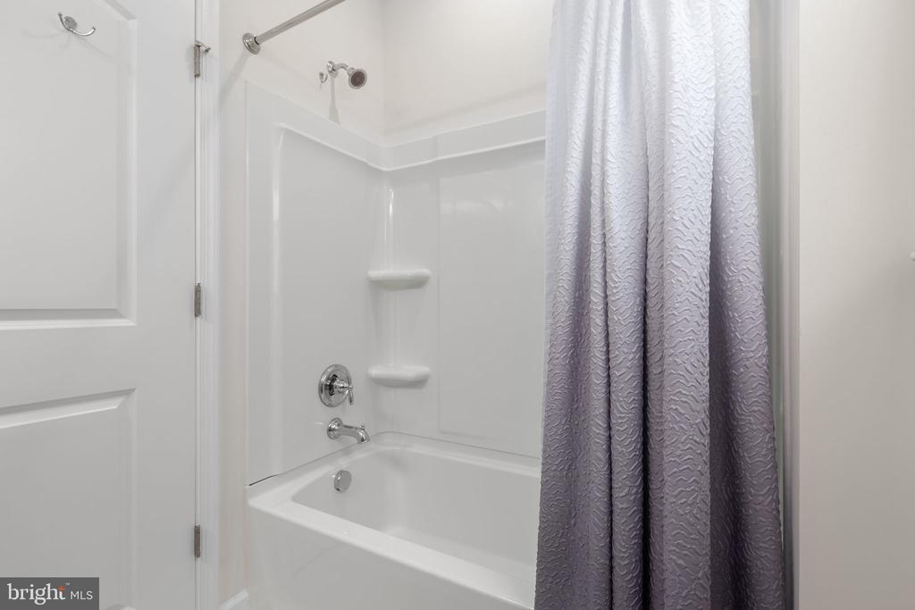 12331 RUBY RED DR, FREDERICKSBURG, Virginia 22407, 2 Bedrooms Bedrooms, ,2 BathroomsBathrooms,Residential,12331 RUBY RED DR,VASP2042128 MLS # VASP2042128