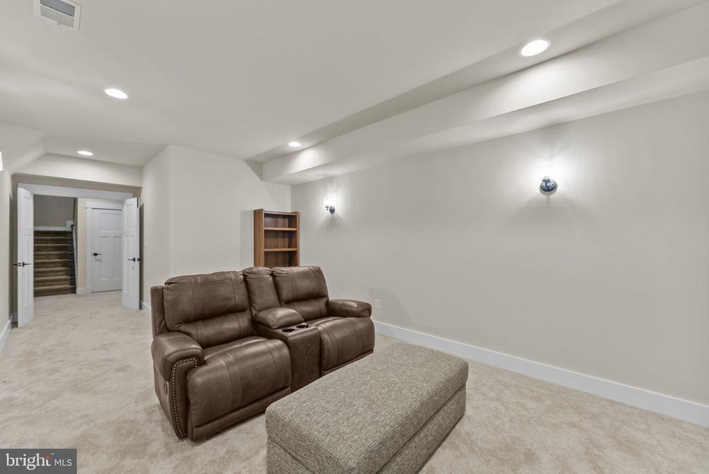 9801 THOROUGHBRED RD, WARRENTON, Virginia 20187, 4 Bedrooms Bedrooms, ,3 BathroomsBathrooms,Residential,9801 THOROUGHBRED RD,VAFQ2022040 MLS # VAFQ2022040 9801 THOROUGHBRED RD, WARRENTON, Virginia 20187, 4 Bedrooms Bedrooms, ,3 BathroomsBathrooms,Residential,9801 THOROUGHBRED RD,VAFQ2022040 MLS # VAFQ2022040