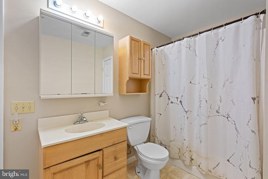 124 HARRISON CIR, LOCUST GROVE, Virginia 22508, 4 Bedrooms Bedrooms, ,4 BathroomsBathrooms,Residential,124 HARRISON CIR,VAOR2014244 MLS # VAOR2014244 124 HARRISON CIR, LOCUST GROVE, Virginia 22508, 4 Bedrooms Bedrooms, ,4 BathroomsBathrooms,Residential,124 HARRISON CIR,VAOR2014244 MLS # VAOR2014244