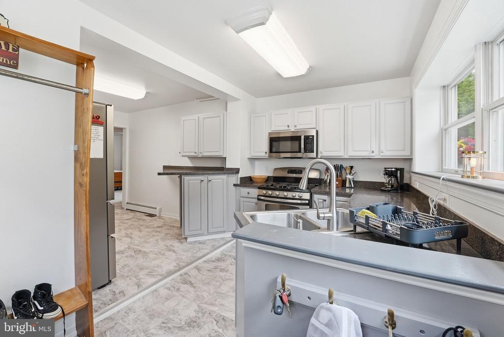 13030 JOHN MARSHALL HWY, LINDEN, Virginia 22642, 3 Bedrooms Bedrooms, ,1 BathroomBathrooms,Residential,13030 JOHN MARSHALL HWY,VAFQ2022254 MLS # VAFQ2022254 13030 JOHN MARSHALL HWY, LINDEN, Virginia 22642, 3 Bedrooms Bedrooms, ,1 BathroomBathrooms,Residential,13030 JOHN MARSHALL HWY,VAFQ2022254 MLS # VAFQ2022254
