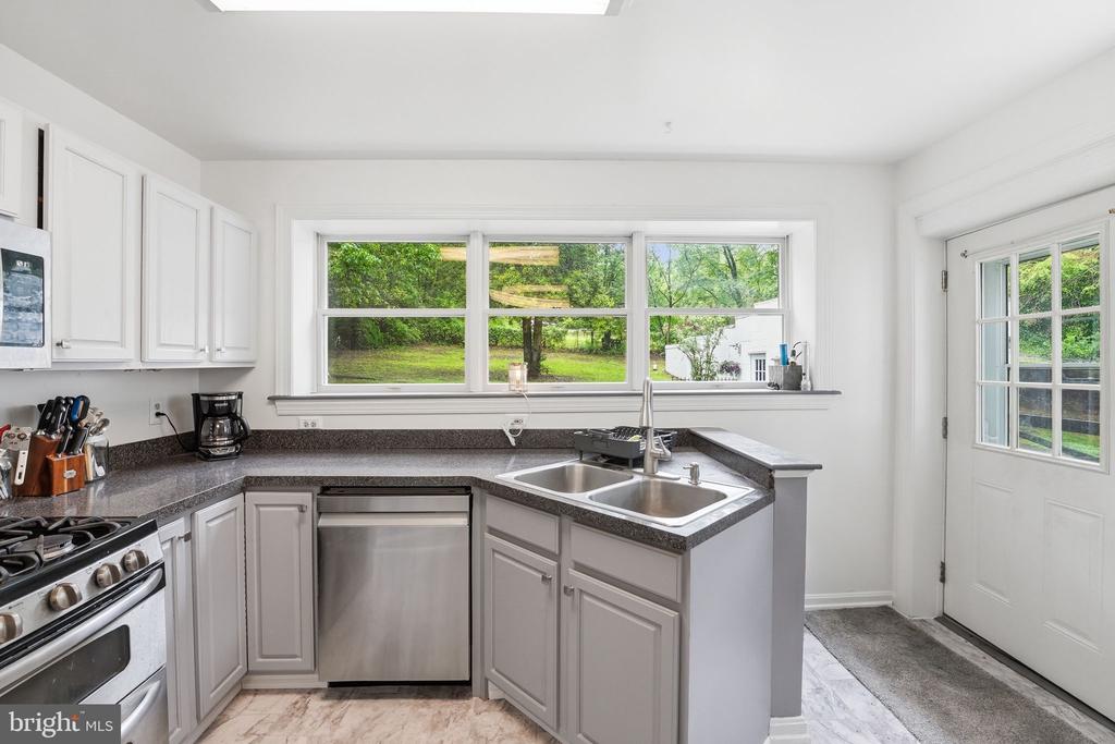 13030 JOHN MARSHALL HWY, LINDEN, Virginia 22642, 3 Bedrooms Bedrooms, ,1 BathroomBathrooms,Residential,13030 JOHN MARSHALL HWY,VAFQ2022254 MLS # VAFQ2022254 13030 JOHN MARSHALL HWY, LINDEN, Virginia 22642, 3 Bedrooms Bedrooms, ,1 BathroomBathrooms,Residential,13030 JOHN MARSHALL HWY,VAFQ2022254 MLS # VAFQ2022254