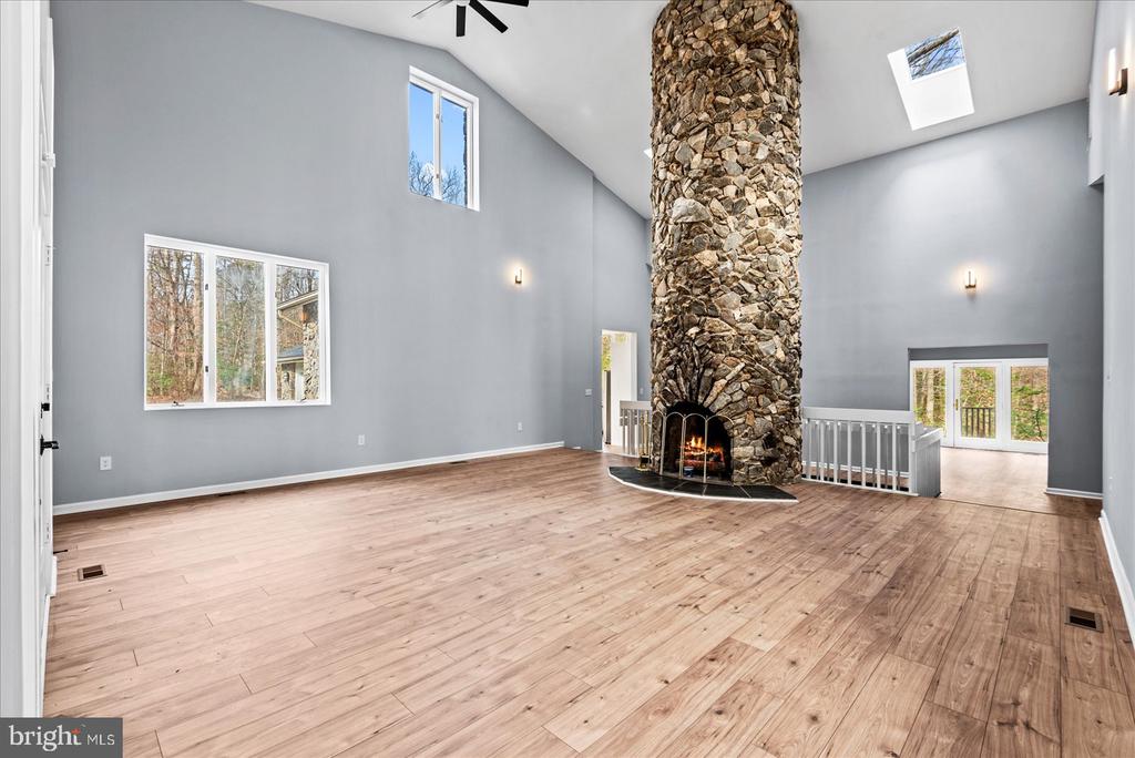 7621 RIVER RD, FREDERICKSBURG, Virginia 22407, 4 Bedrooms Bedrooms, ,3 BathroomsBathrooms,Residential,7621 RIVER RD,VASP2042372 MLS # VASP2042372
