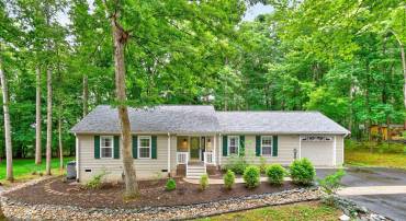 75 RIVERSIDE DR, PALMYRA, Virginia 22963, 3 Bedrooms Bedrooms, ,2 BathroomsBathrooms,Residential,75 RIVERSIDE DR,677223 MLS # 677223