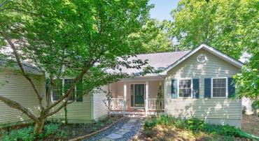 8 ROCKWOOD LN, PALMYRA, Virginia 22963, 3 Bedrooms Bedrooms, ,2 BathroomsBathrooms,Residential,8 ROCKWOOD LN,677530 MLS # 677530