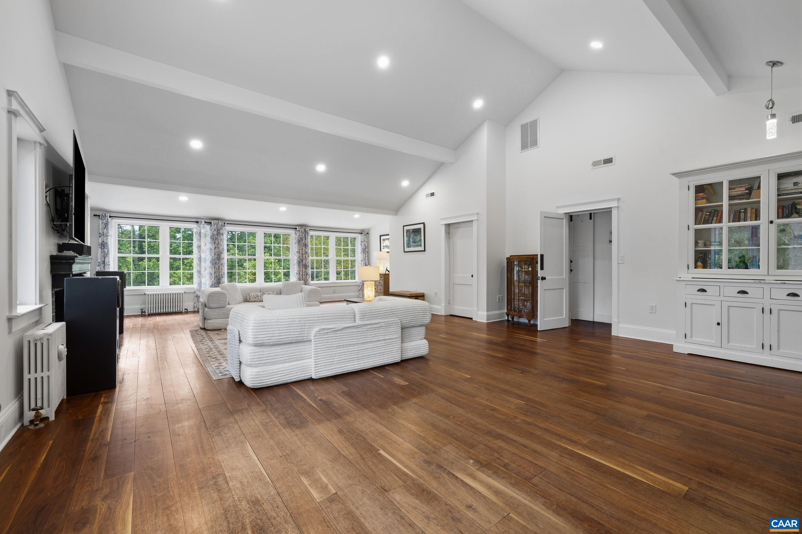 104 BUCKINGHAM CIR, CHARLOTTESVILLE, Virginia 22903, 6 Bedrooms Bedrooms, ,3 BathroomsBathrooms,Residential,104 Buckingham Circle,104 BUCKINGHAM CIR,677634 MLS # 677634 104 BUCKINGHAM CIR, CHARLOTTESVILLE, Virginia 22903, 6 Bedrooms Bedrooms, ,3 BathroomsBathrooms,Residential,104 Buckingham Circle,104 BUCKINGHAM CIR,677634 MLS # 677634