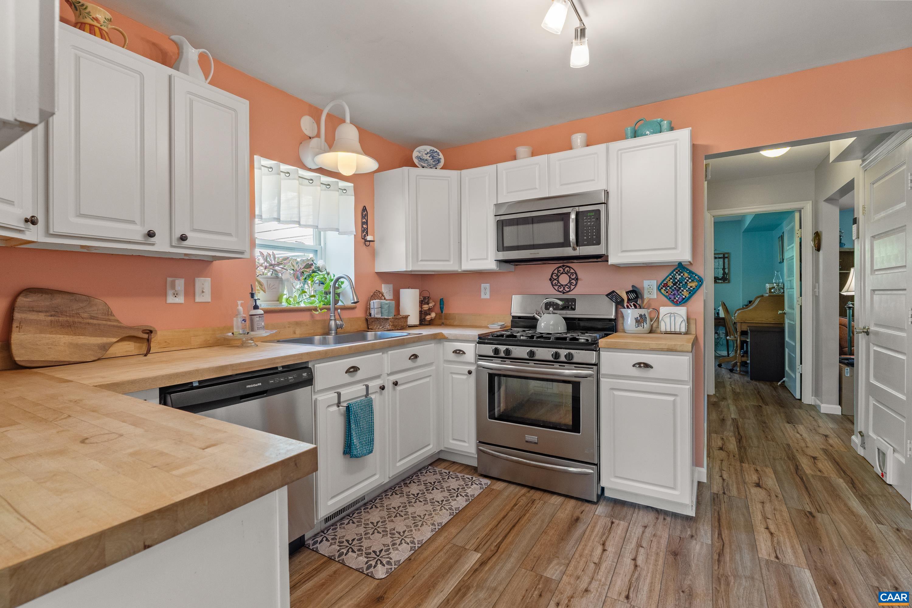 328 JOHN WEAVER DR, BRIGHTWOOD, Virginia 22715, 3 Bedrooms Bedrooms, ,2 BathroomsBathrooms,Residential,Homestead,328 JOHN WEAVER DR,677687 MLS # 677687 328 JOHN WEAVER DR, BRIGHTWOOD, Virginia 22715, 3 Bedrooms Bedrooms, ,2 BathroomsBathrooms,Residential,Homestead,328 JOHN WEAVER DR,677687 MLS # 677687