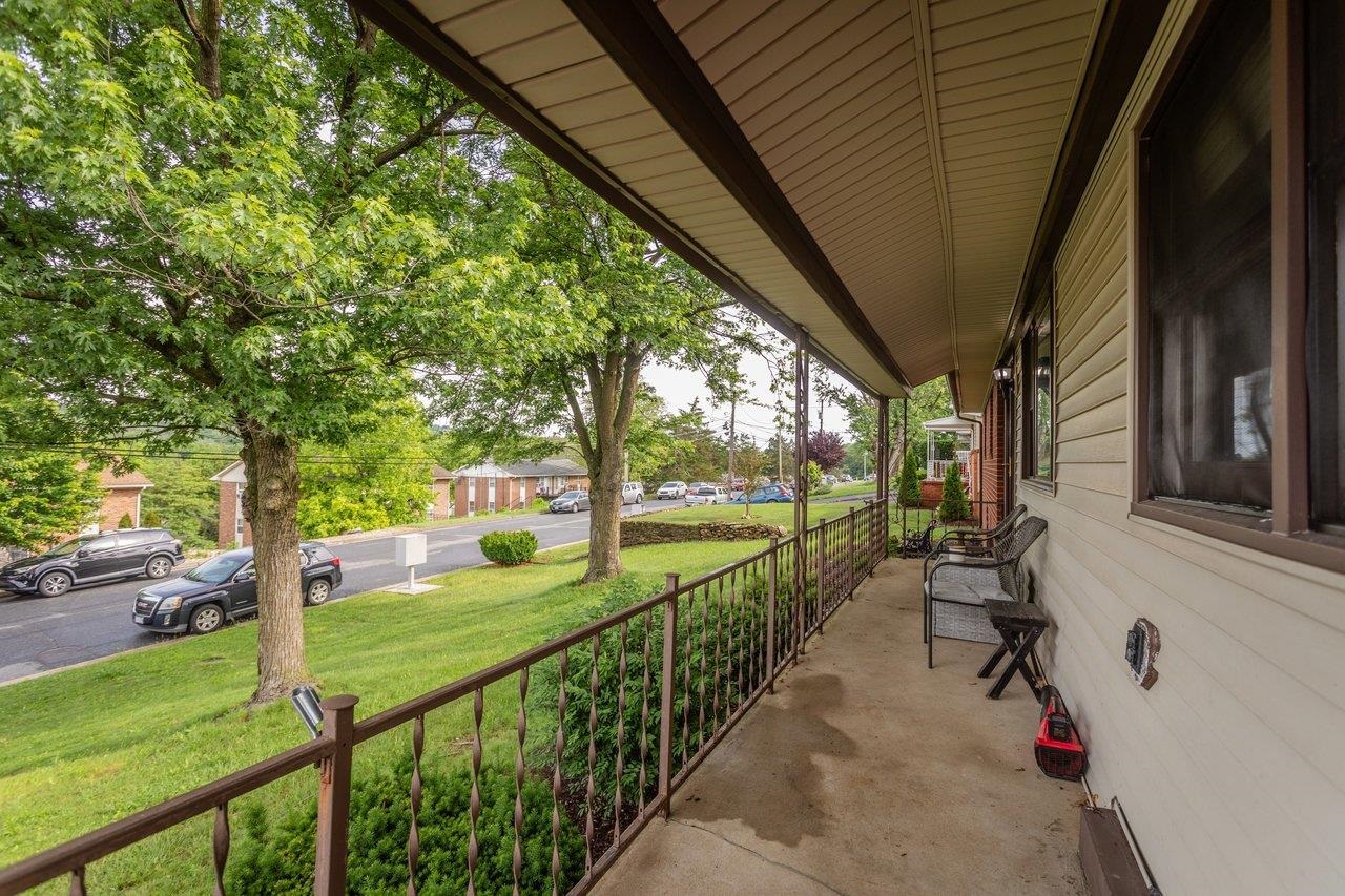 220 ROCKINGHAM DR, HARRISONBURG, Virginia 22802, 3 Bedrooms Bedrooms, ,1 BathroomBathrooms,Residential,220 ROCKINGHAM DR,677688 MLS # 677688 220 ROCKINGHAM DR, HARRISONBURG, Virginia 22802, 3 Bedrooms Bedrooms, ,1 BathroomBathrooms,Residential,220 ROCKINGHAM DR,677688 MLS # 677688