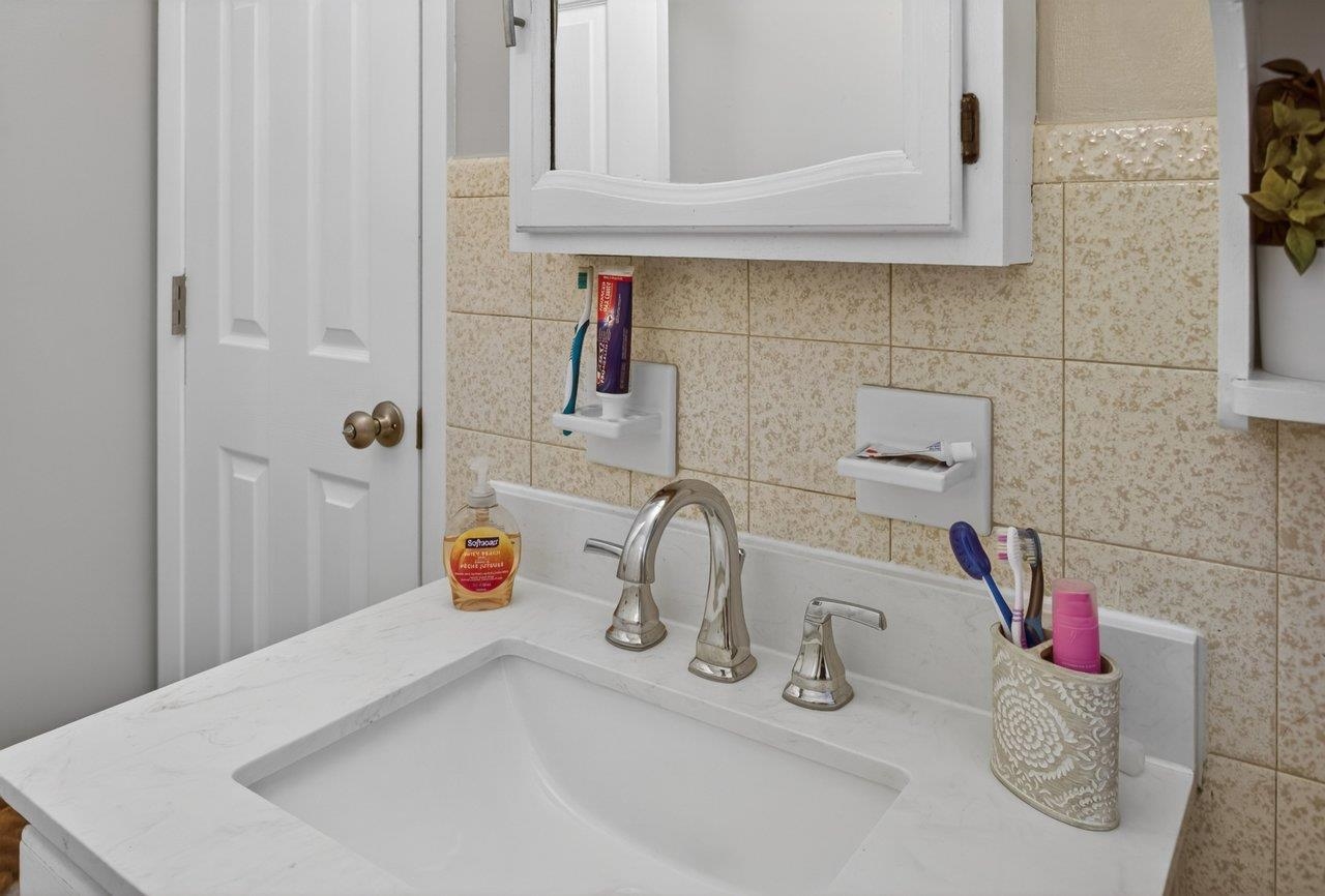 220 ROCKINGHAM DR, HARRISONBURG, Virginia 22802, 3 Bedrooms Bedrooms, ,1 BathroomBathrooms,Residential,220 ROCKINGHAM DR,677688 MLS # 677688 220 ROCKINGHAM DR, HARRISONBURG, Virginia 22802, 3 Bedrooms Bedrooms, ,1 BathroomBathrooms,Residential,220 ROCKINGHAM DR,677688 MLS # 677688