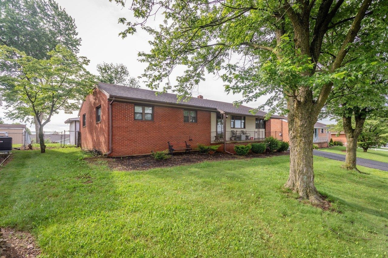 220 ROCKINGHAM DR, HARRISONBURG, Virginia 22802, 3 Bedrooms Bedrooms, ,1 BathroomBathrooms,Residential,220 ROCKINGHAM DR,677688 MLS # 677688 220 ROCKINGHAM DR, HARRISONBURG, Virginia 22802, 3 Bedrooms Bedrooms, ,1 BathroomBathrooms,Residential,220 ROCKINGHAM DR,677688 MLS # 677688