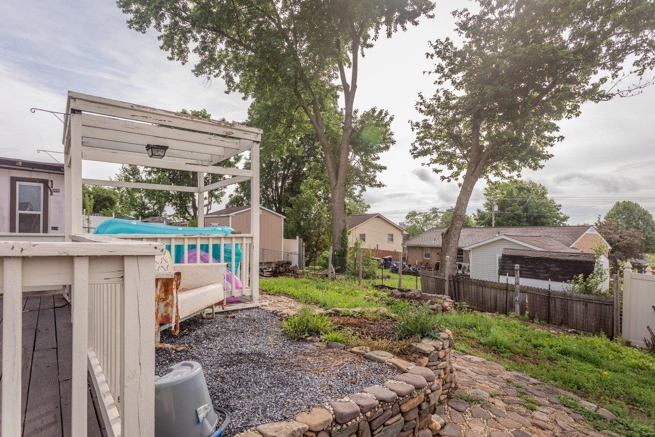 220 ROCKINGHAM DR, HARRISONBURG, Virginia 22802, 3 Bedrooms Bedrooms, ,1 BathroomBathrooms,Residential,220 ROCKINGHAM DR,677688 MLS # 677688 220 ROCKINGHAM DR, HARRISONBURG, Virginia 22802, 3 Bedrooms Bedrooms, ,1 BathroomBathrooms,Residential,220 ROCKINGHAM DR,677688 MLS # 677688