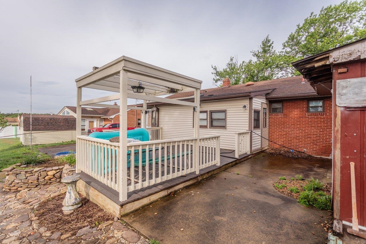220 ROCKINGHAM DR, HARRISONBURG, Virginia 22802, 3 Bedrooms Bedrooms, ,1 BathroomBathrooms,Residential,220 ROCKINGHAM DR,677688 MLS # 677688 220 ROCKINGHAM DR, HARRISONBURG, Virginia 22802, 3 Bedrooms Bedrooms, ,1 BathroomBathrooms,Residential,220 ROCKINGHAM DR,677688 MLS # 677688