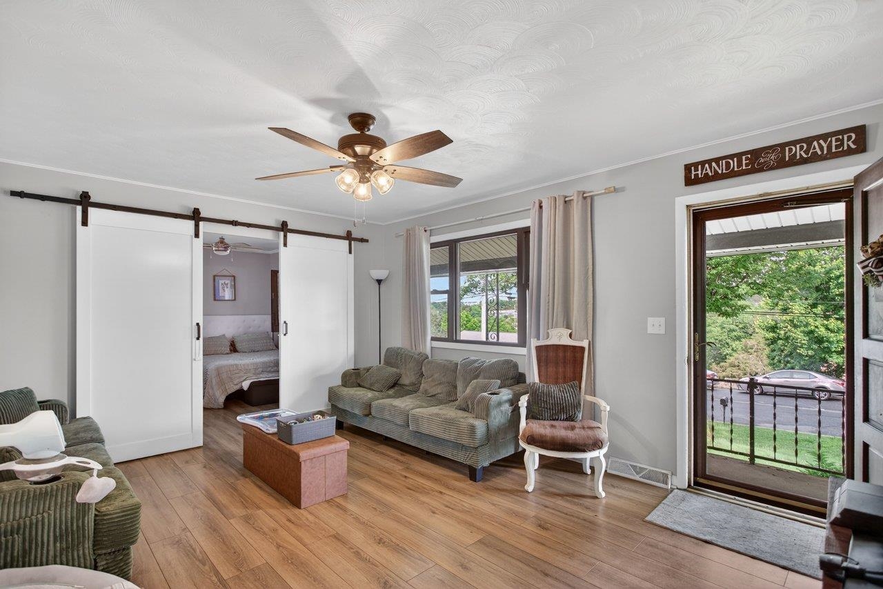 220 ROCKINGHAM DR, HARRISONBURG, Virginia 22802, 3 Bedrooms Bedrooms, ,1 BathroomBathrooms,Residential,220 ROCKINGHAM DR,677688 MLS # 677688 220 ROCKINGHAM DR, HARRISONBURG, Virginia 22802, 3 Bedrooms Bedrooms, ,1 BathroomBathrooms,Residential,220 ROCKINGHAM DR,677688 MLS # 677688