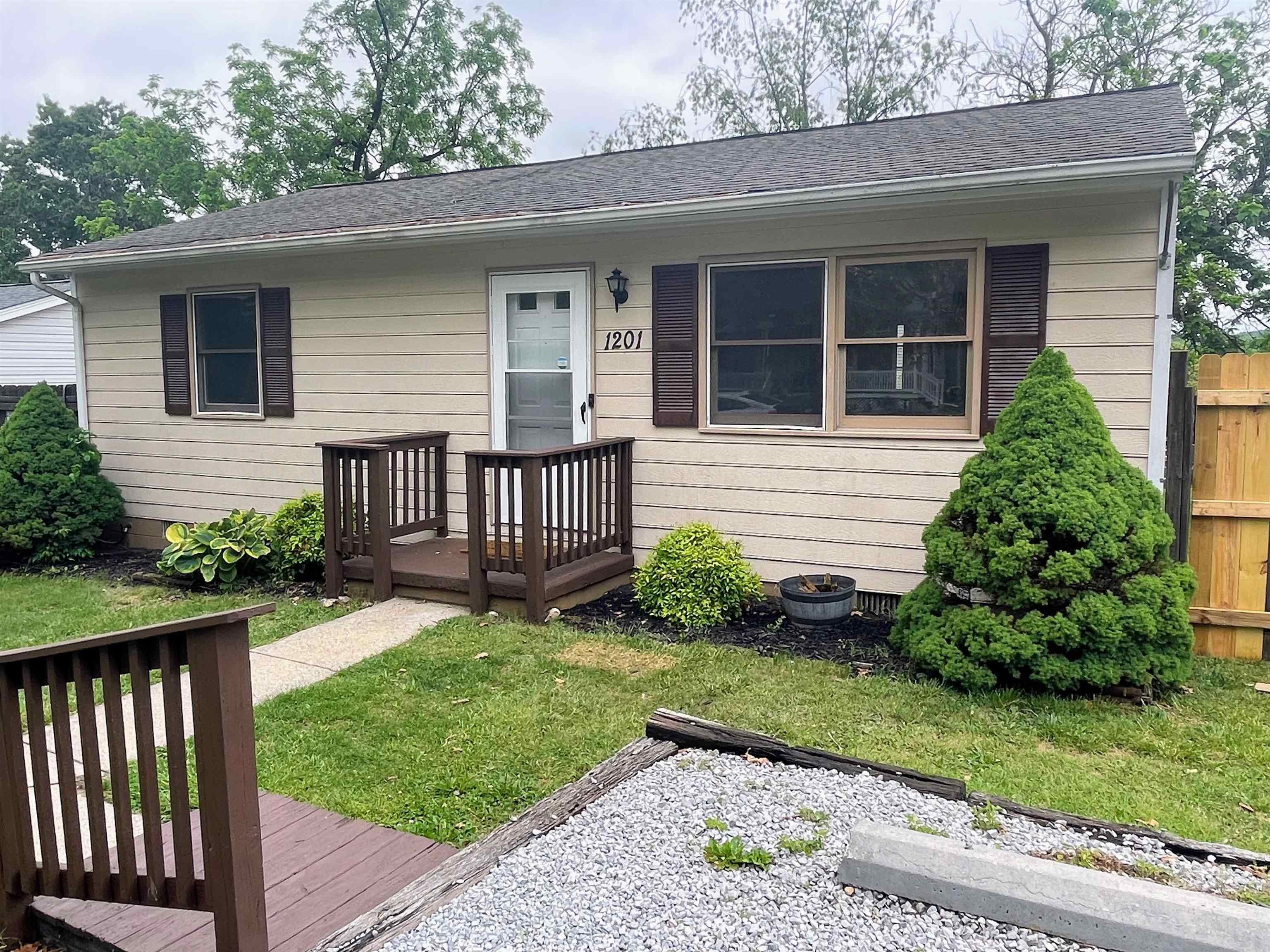 1201 4TH ST, WAYNESBORO, Virginia 22980, 2 Bedrooms Bedrooms, ,1 BathroomBathrooms,Residential,1201 4TH ST,677697 MLS # 677697 1201 4TH ST, WAYNESBORO, Virginia 22980, 2 Bedrooms Bedrooms, ,1 BathroomBathrooms,Residential,1201 4TH ST,677697 MLS # 677697