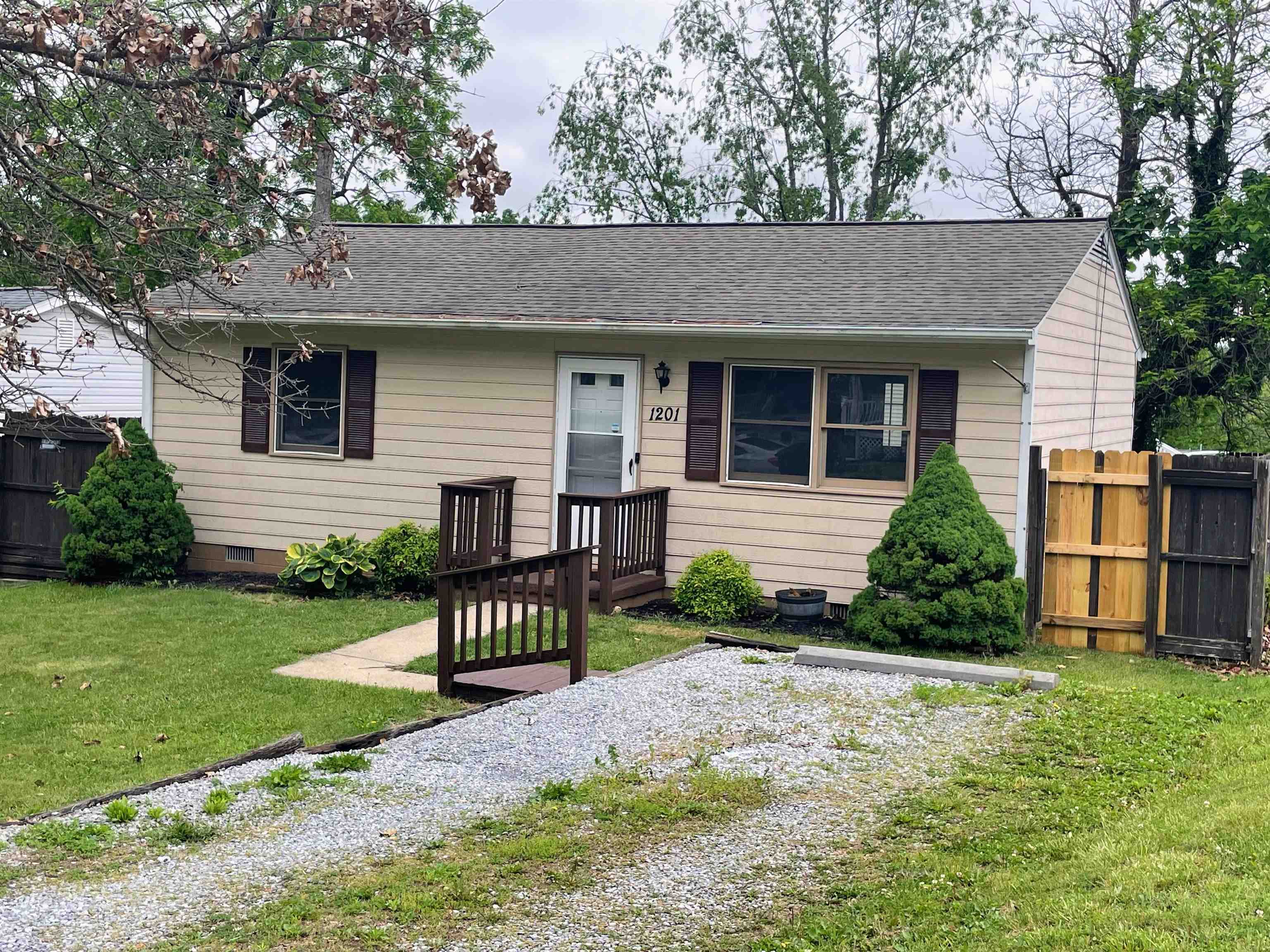 1201 4TH ST, WAYNESBORO, Virginia 22980, 2 Bedrooms Bedrooms, ,1 BathroomBathrooms,Residential,1201 4TH ST,677697 MLS # 677697 1201 4TH ST, WAYNESBORO, Virginia 22980, 2 Bedrooms Bedrooms, ,1 BathroomBathrooms,Residential,1201 4TH ST,677697 MLS # 677697