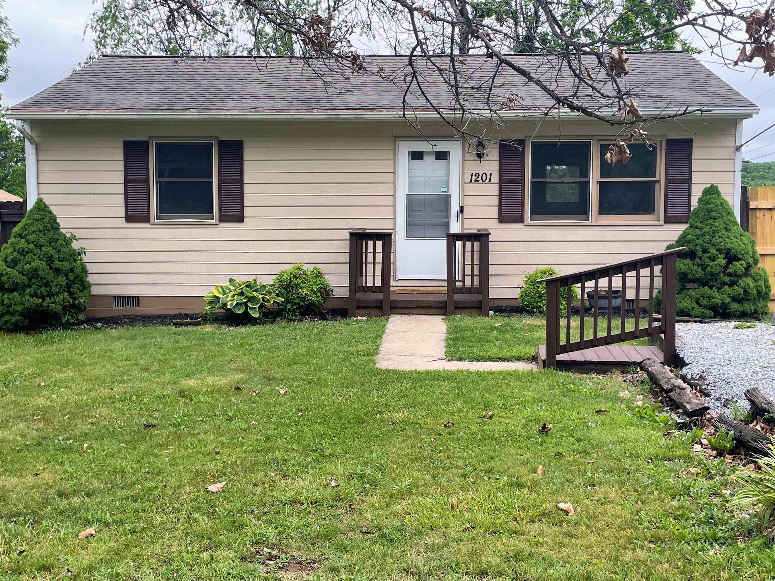 1201 4TH ST, WAYNESBORO, Virginia 22980, 2 Bedrooms Bedrooms, ,1 BathroomBathrooms,Residential,1201 4TH ST,677697 MLS # 677697 1201 4TH ST, WAYNESBORO, Virginia 22980, 2 Bedrooms Bedrooms, ,1 BathroomBathrooms,Residential,1201 4TH ST,677697 MLS # 677697