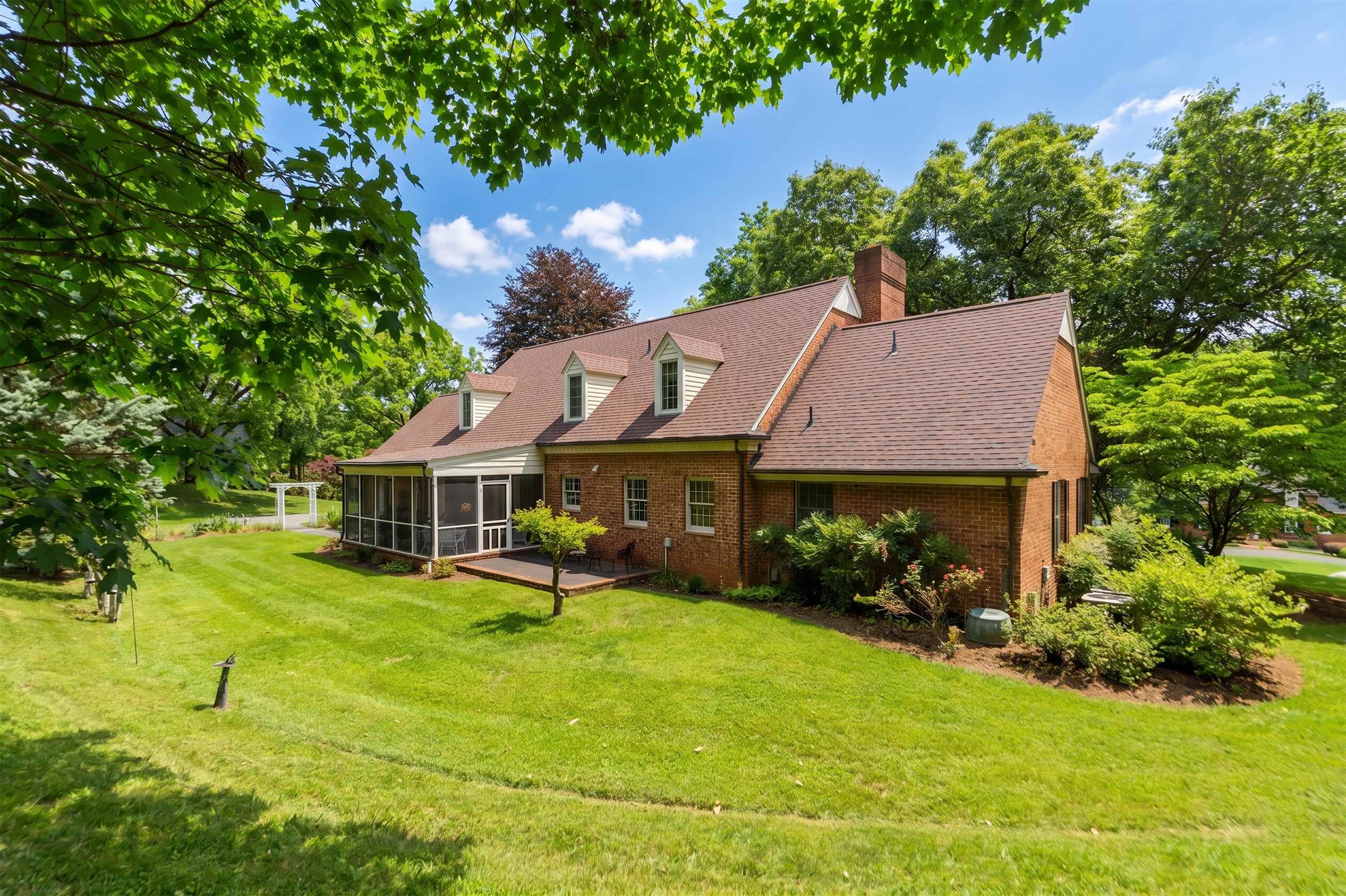 1430 DOGWOOD RD, STAUNTON, Virginia 24401, 3 Bedrooms Bedrooms, ,4 BathroomsBathrooms,Residential,1430 DOGWOOD RD,677701 MLS # 677701 1430 DOGWOOD RD, STAUNTON, Virginia 24401, 3 Bedrooms Bedrooms, ,4 BathroomsBathrooms,Residential,1430 DOGWOOD RD,677701 MLS # 677701