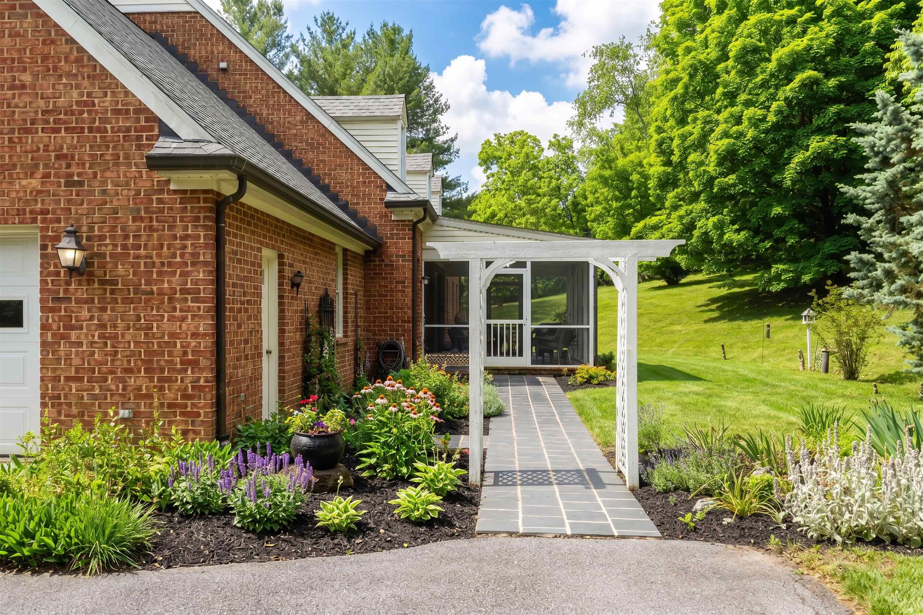 1430 DOGWOOD RD, STAUNTON, Virginia 24401, 3 Bedrooms Bedrooms, ,4 BathroomsBathrooms,Residential,1430 DOGWOOD RD,677701 MLS # 677701 1430 DOGWOOD RD, STAUNTON, Virginia 24401, 3 Bedrooms Bedrooms, ,4 BathroomsBathrooms,Residential,1430 DOGWOOD RD,677701 MLS # 677701