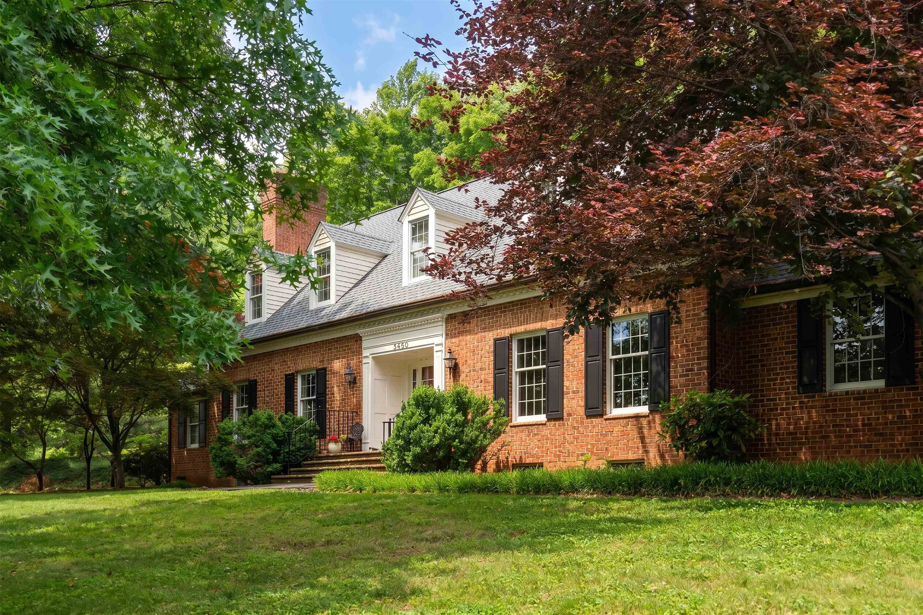 1430 DOGWOOD RD, STAUNTON, Virginia 24401, 3 Bedrooms Bedrooms, ,4 BathroomsBathrooms,Residential,1430 DOGWOOD RD,677701 MLS # 677701 1430 DOGWOOD RD, STAUNTON, Virginia 24401, 3 Bedrooms Bedrooms, ,4 BathroomsBathrooms,Residential,1430 DOGWOOD RD,677701 MLS # 677701