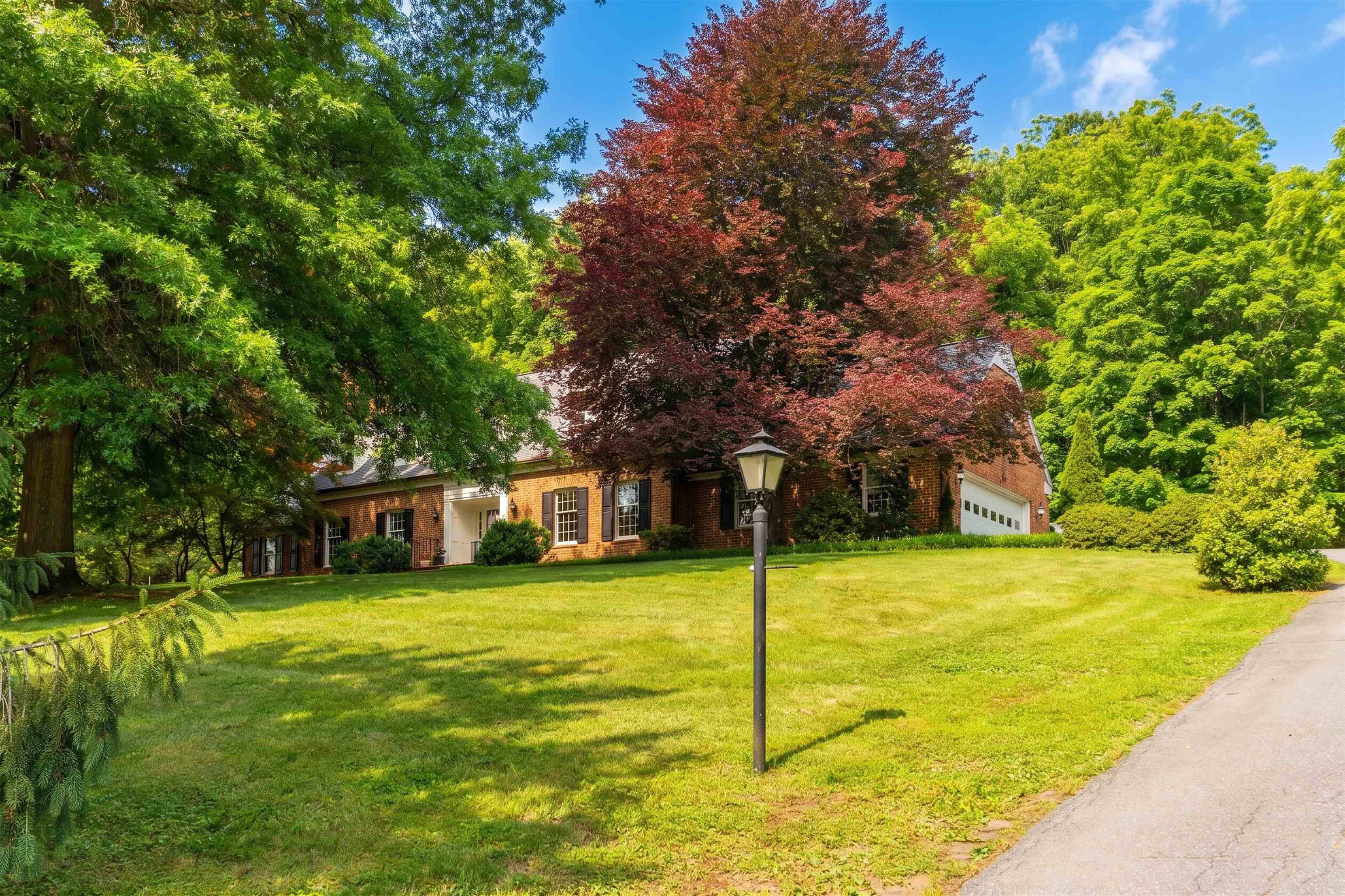 1430 DOGWOOD RD, STAUNTON, Virginia 24401, 3 Bedrooms Bedrooms, ,4 BathroomsBathrooms,Residential,1430 DOGWOOD RD,677701 MLS # 677701 1430 DOGWOOD RD, STAUNTON, Virginia 24401, 3 Bedrooms Bedrooms, ,4 BathroomsBathrooms,Residential,1430 DOGWOOD RD,677701 MLS # 677701