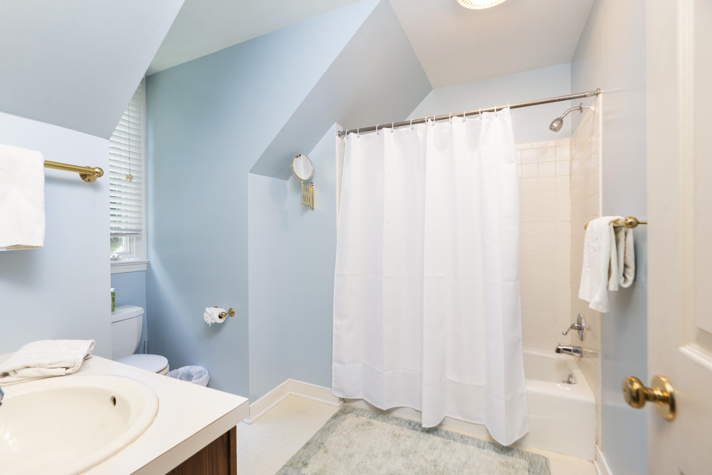 1430 DOGWOOD RD, STAUNTON, Virginia 24401, 3 Bedrooms Bedrooms, ,4 BathroomsBathrooms,Residential,1430 DOGWOOD RD,677701 MLS # 677701 1430 DOGWOOD RD, STAUNTON, Virginia 24401, 3 Bedrooms Bedrooms, ,4 BathroomsBathrooms,Residential,1430 DOGWOOD RD,677701 MLS # 677701