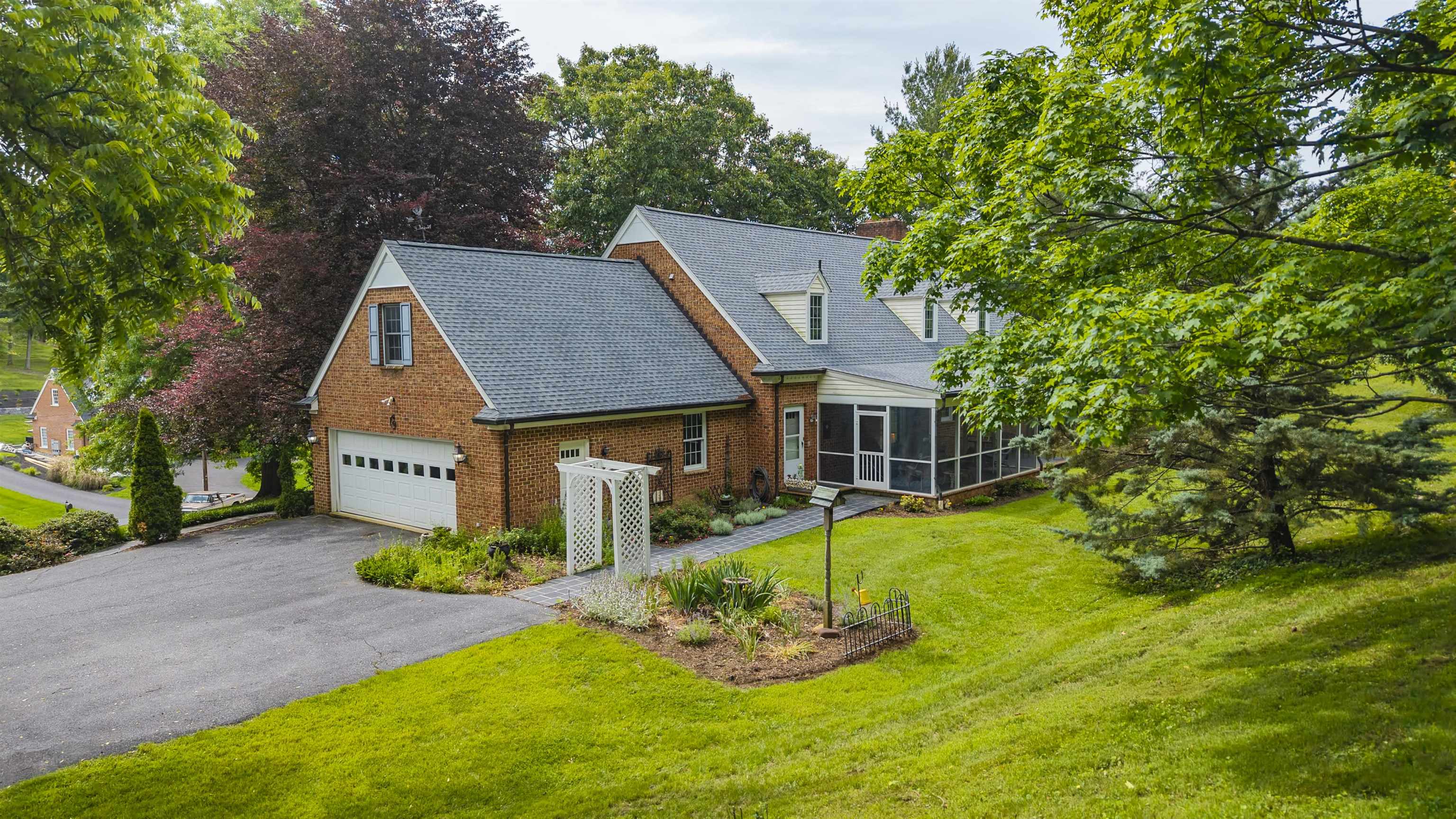 1430 DOGWOOD RD, STAUNTON, Virginia 24401, 3 Bedrooms Bedrooms, ,4 BathroomsBathrooms,Residential,1430 DOGWOOD RD,677701 MLS # 677701 1430 DOGWOOD RD, STAUNTON, Virginia 24401, 3 Bedrooms Bedrooms, ,4 BathroomsBathrooms,Residential,1430 DOGWOOD RD,677701 MLS # 677701