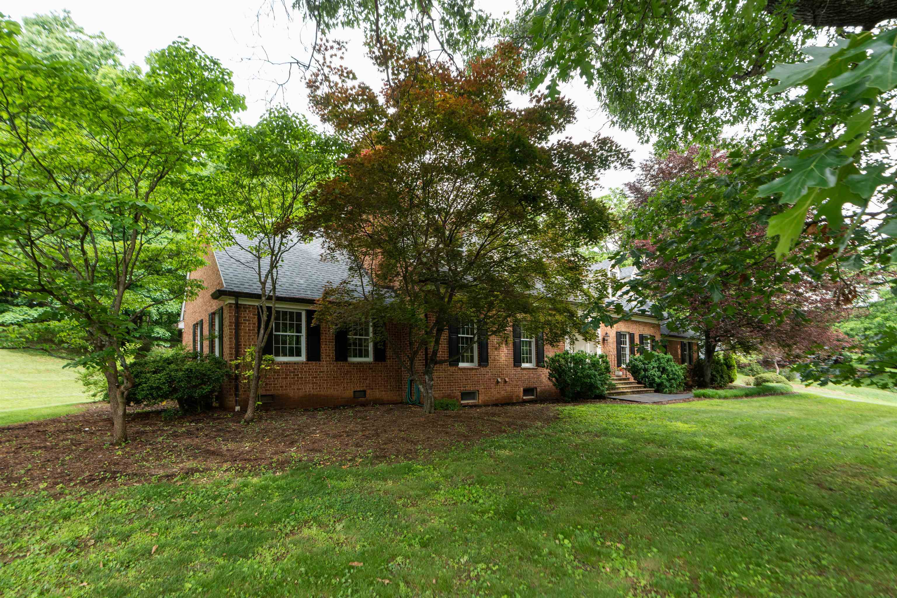 1430 DOGWOOD RD, STAUNTON, Virginia 24401, 3 Bedrooms Bedrooms, ,4 BathroomsBathrooms,Residential,1430 DOGWOOD RD,677701 MLS # 677701 1430 DOGWOOD RD, STAUNTON, Virginia 24401, 3 Bedrooms Bedrooms, ,4 BathroomsBathrooms,Residential,1430 DOGWOOD RD,677701 MLS # 677701