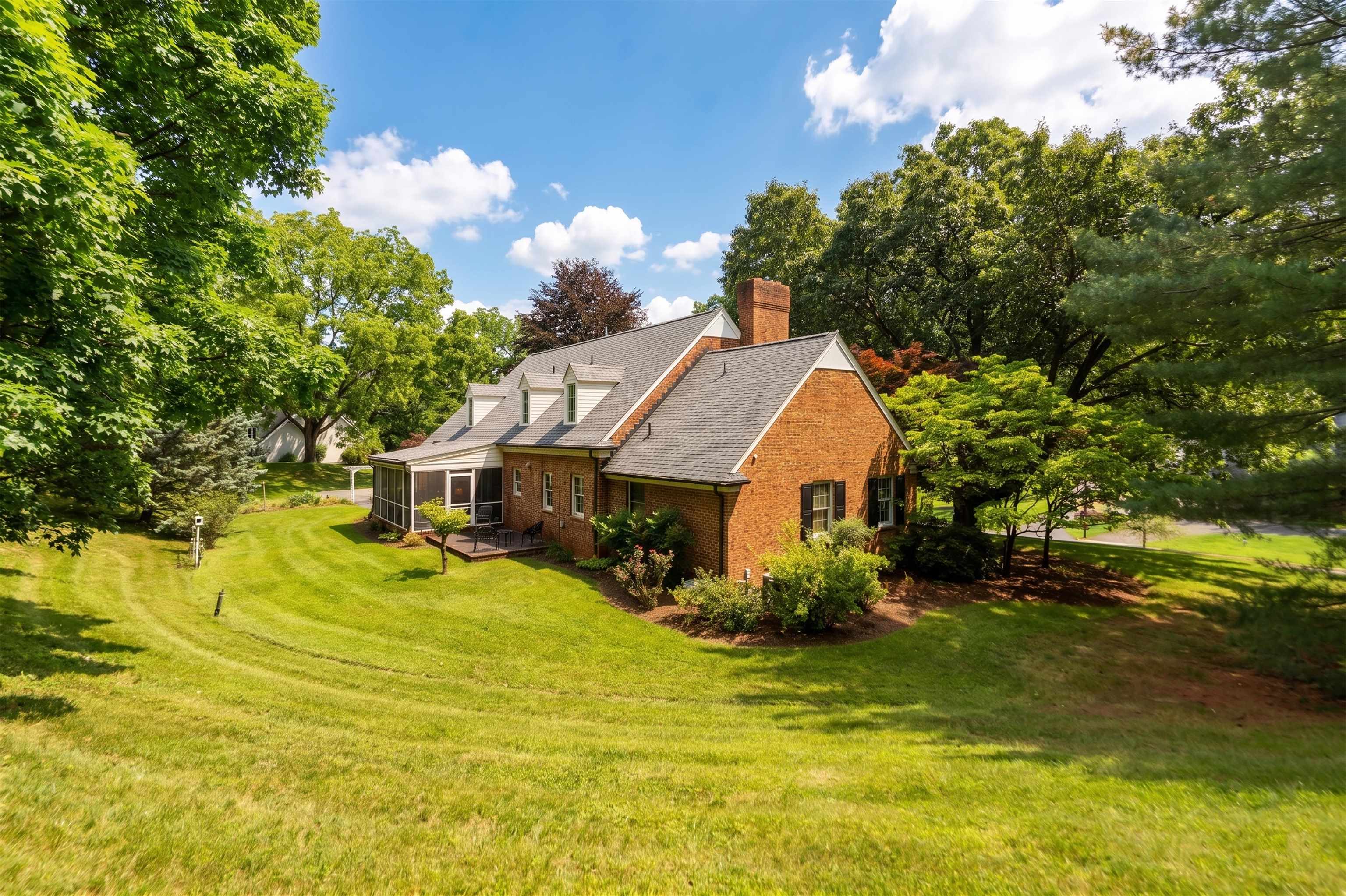 1430 DOGWOOD RD, STAUNTON, Virginia 24401, 3 Bedrooms Bedrooms, ,4 BathroomsBathrooms,Residential,1430 DOGWOOD RD,677701 MLS # 677701 1430 DOGWOOD RD, STAUNTON, Virginia 24401, 3 Bedrooms Bedrooms, ,4 BathroomsBathrooms,Residential,1430 DOGWOOD RD,677701 MLS # 677701