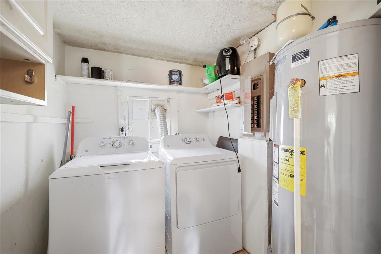 1296 NEW HOPE RD, STAUNTON, Virginia 24401, 2 Bedrooms Bedrooms, ,2 BathroomsBathrooms,Residential,1296 NEW HOPE RD,677703 MLS # 677703 1296 NEW HOPE RD, STAUNTON, Virginia 24401, 2 Bedrooms Bedrooms, ,2 BathroomsBathrooms,Residential,1296 NEW HOPE RD,677703 MLS # 677703