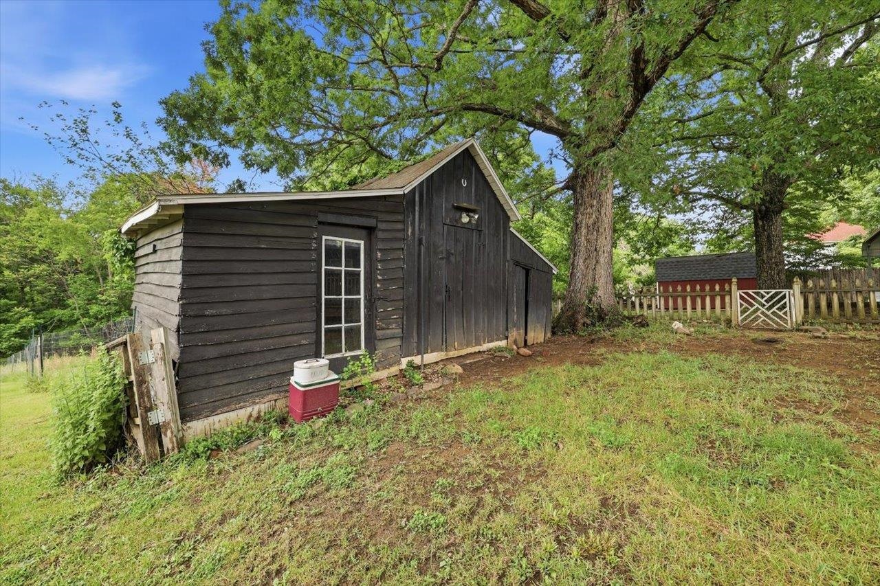 1296 NEW HOPE RD, STAUNTON, Virginia 24401, 2 Bedrooms Bedrooms, ,2 BathroomsBathrooms,Residential,1296 NEW HOPE RD,677703 MLS # 677703 1296 NEW HOPE RD, STAUNTON, Virginia 24401, 2 Bedrooms Bedrooms, ,2 BathroomsBathrooms,Residential,1296 NEW HOPE RD,677703 MLS # 677703